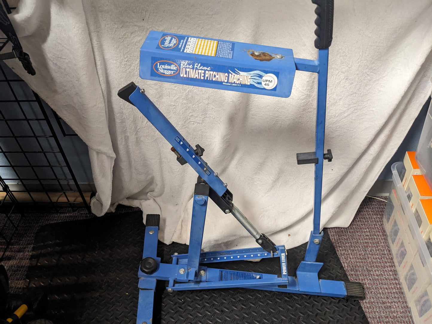 Louisville Slugger Blue Flame Pitching Machine Size N/A Color Blue Condition Used