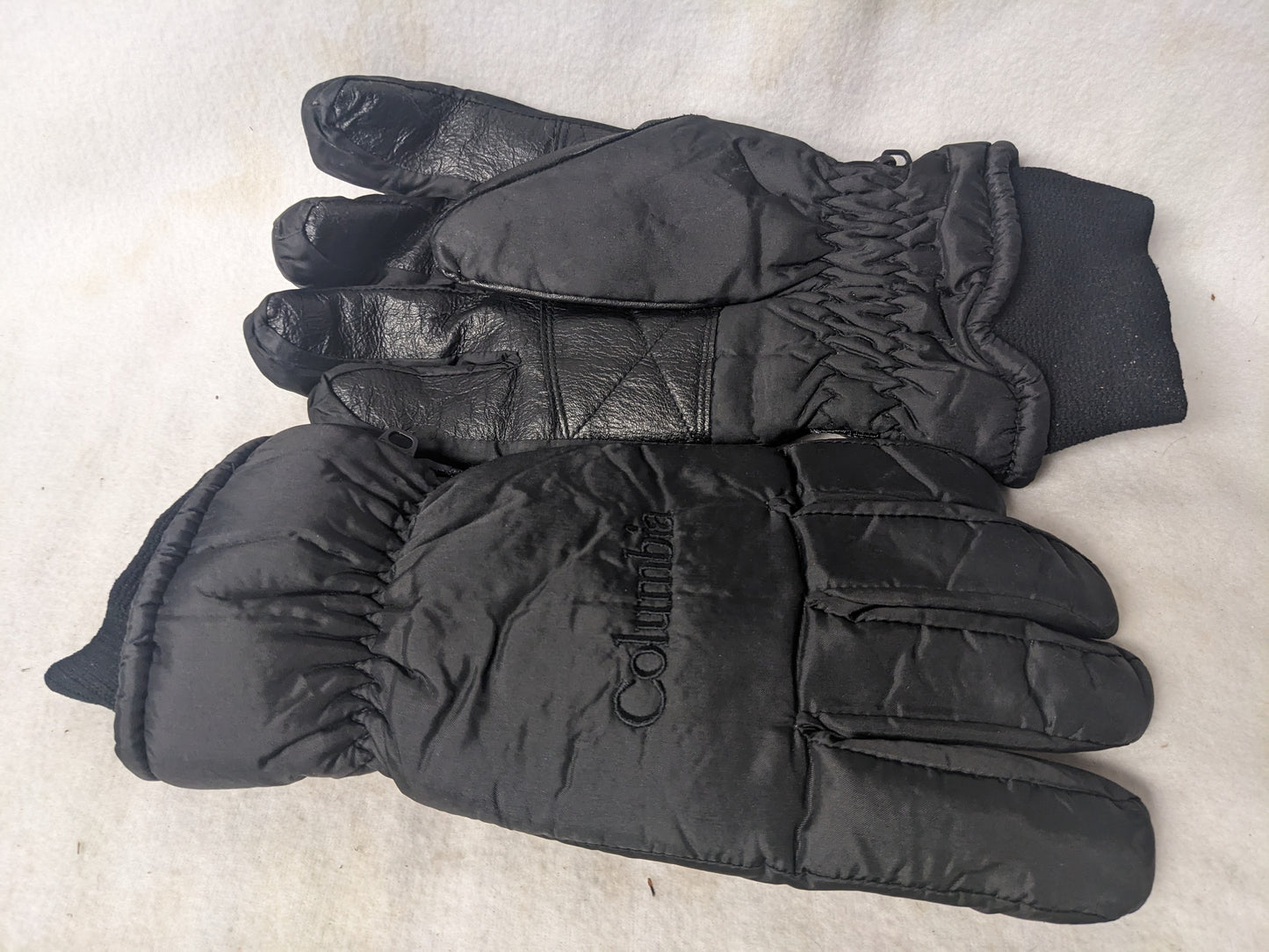 Columbia  Winter Gloves Size 10 In Color Black  Condition Used