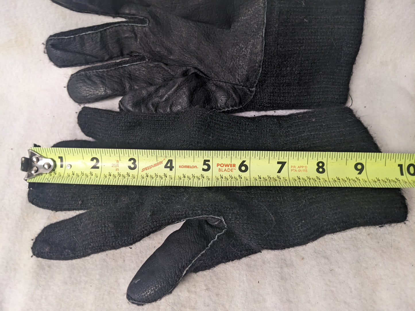 Knit Winter Gloves Gloves Size 10 In Color Black Condition Used