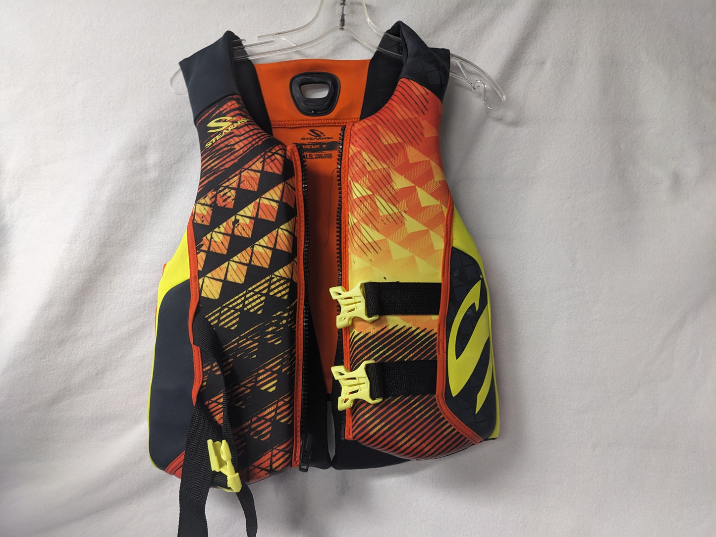 Stearns Type Ill PFD Youth Ski Vest Size Small Color Orange Condition Used