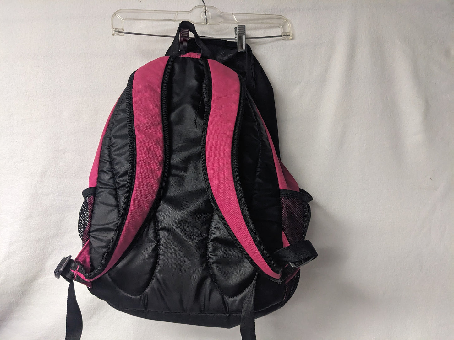 Umbro Daypack Backpack Size 18 In x14 In Color Pink Condition Used