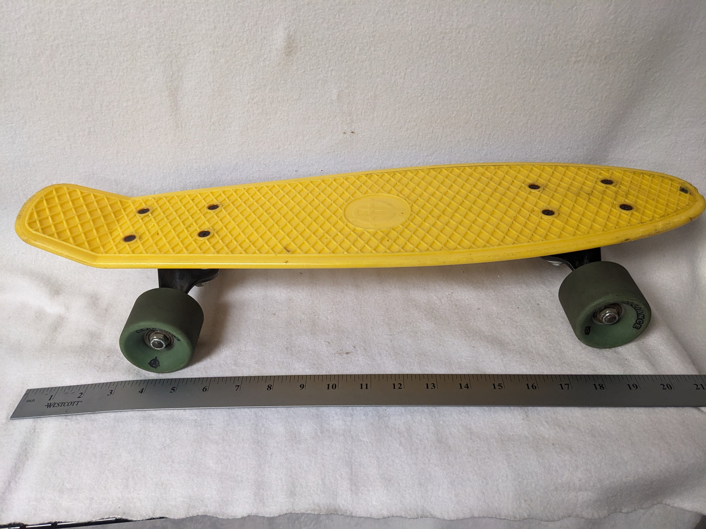 Alliance Youth Skateboard Size 22 In Color Yellow Condition Used