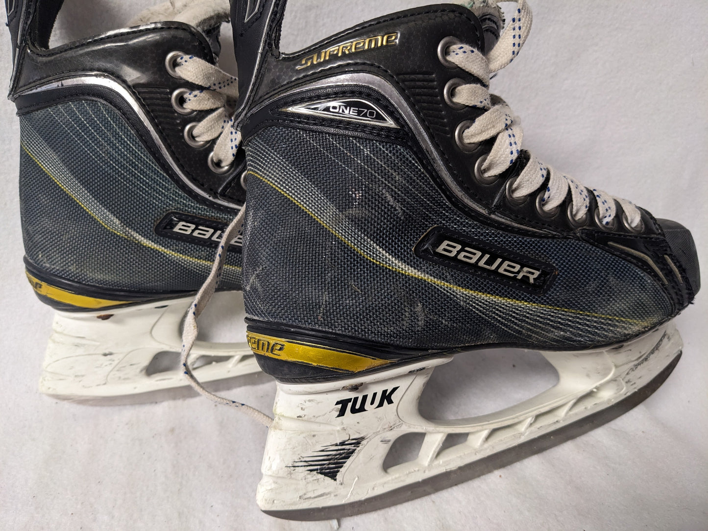 Bauer Supreme One.70 Hockey Ice Skates Size 4 Color Black Condition Used