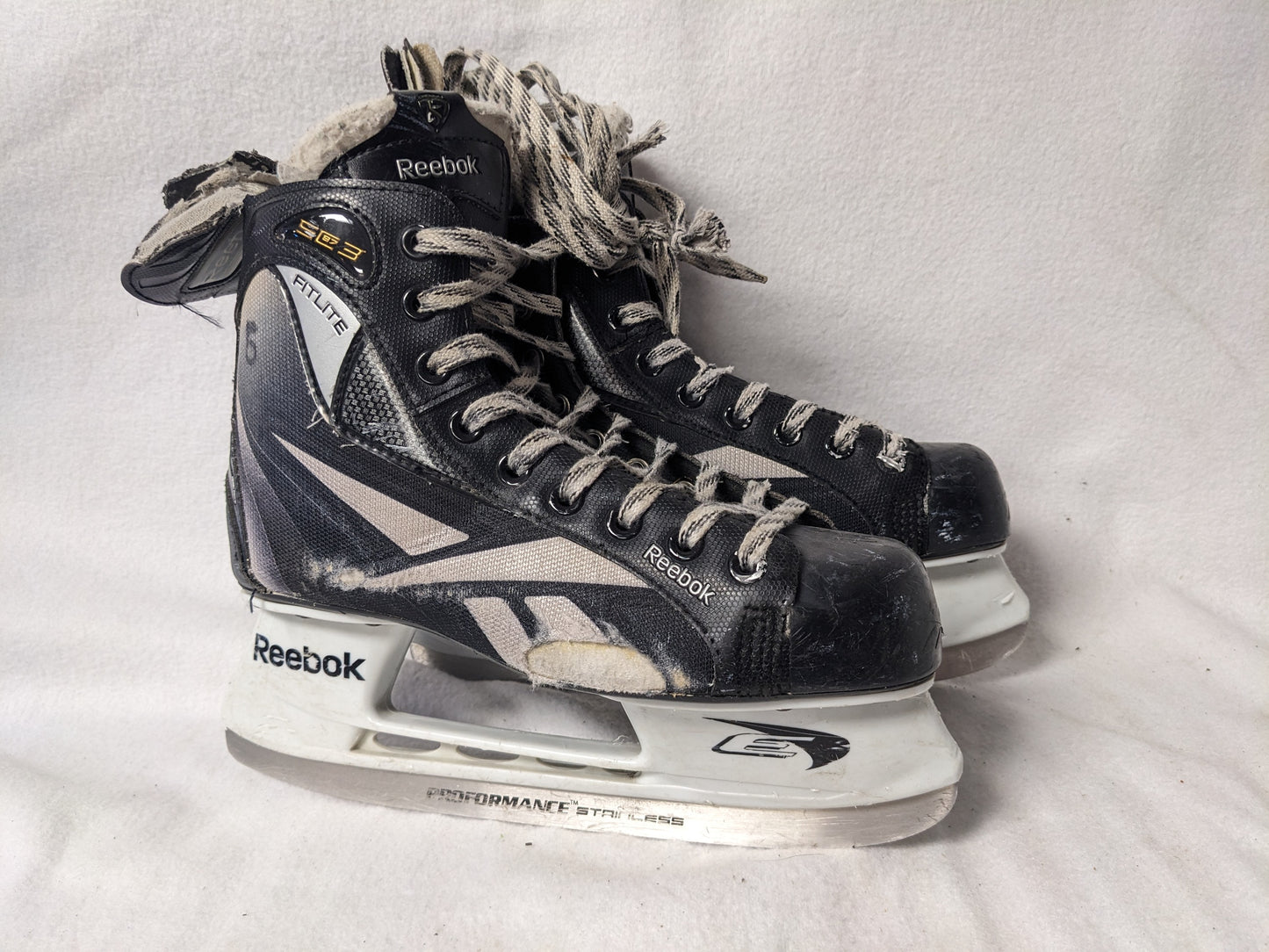 Reebok Fitlite SC3 07 Hockey Ice Skates Size 5 Color Black Condition Used
