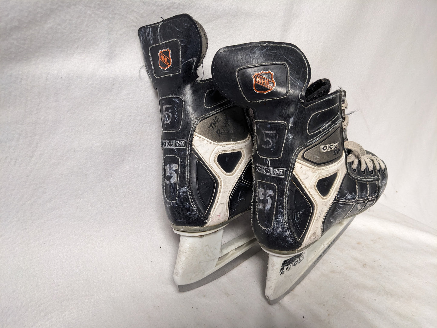 CCM 92 Hockey Ice Skates Size 5 Color Black Condition Used