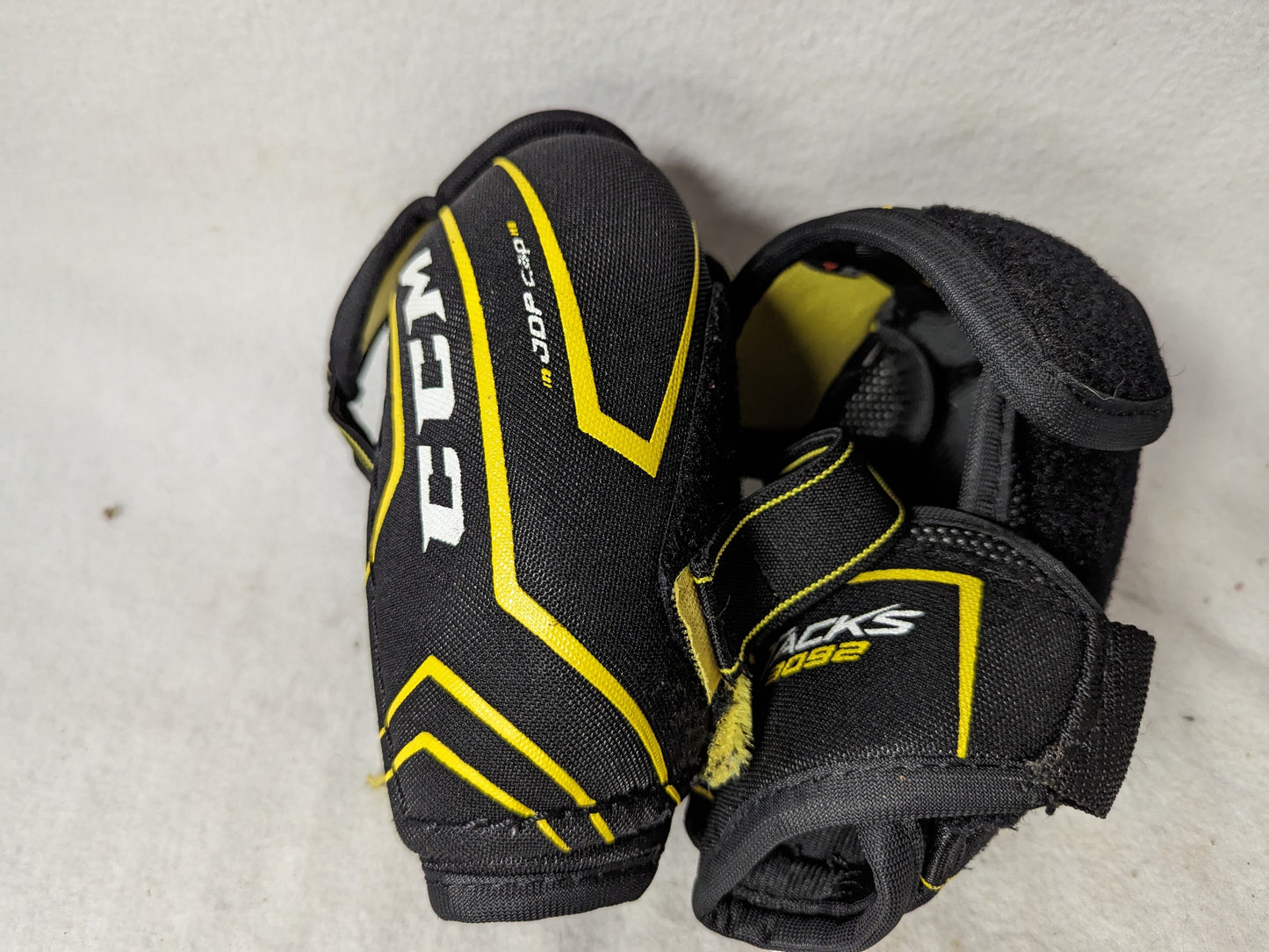CCM Tacks Youth Hockey Elbow Pads Size Youth Small Color Black Condition Used