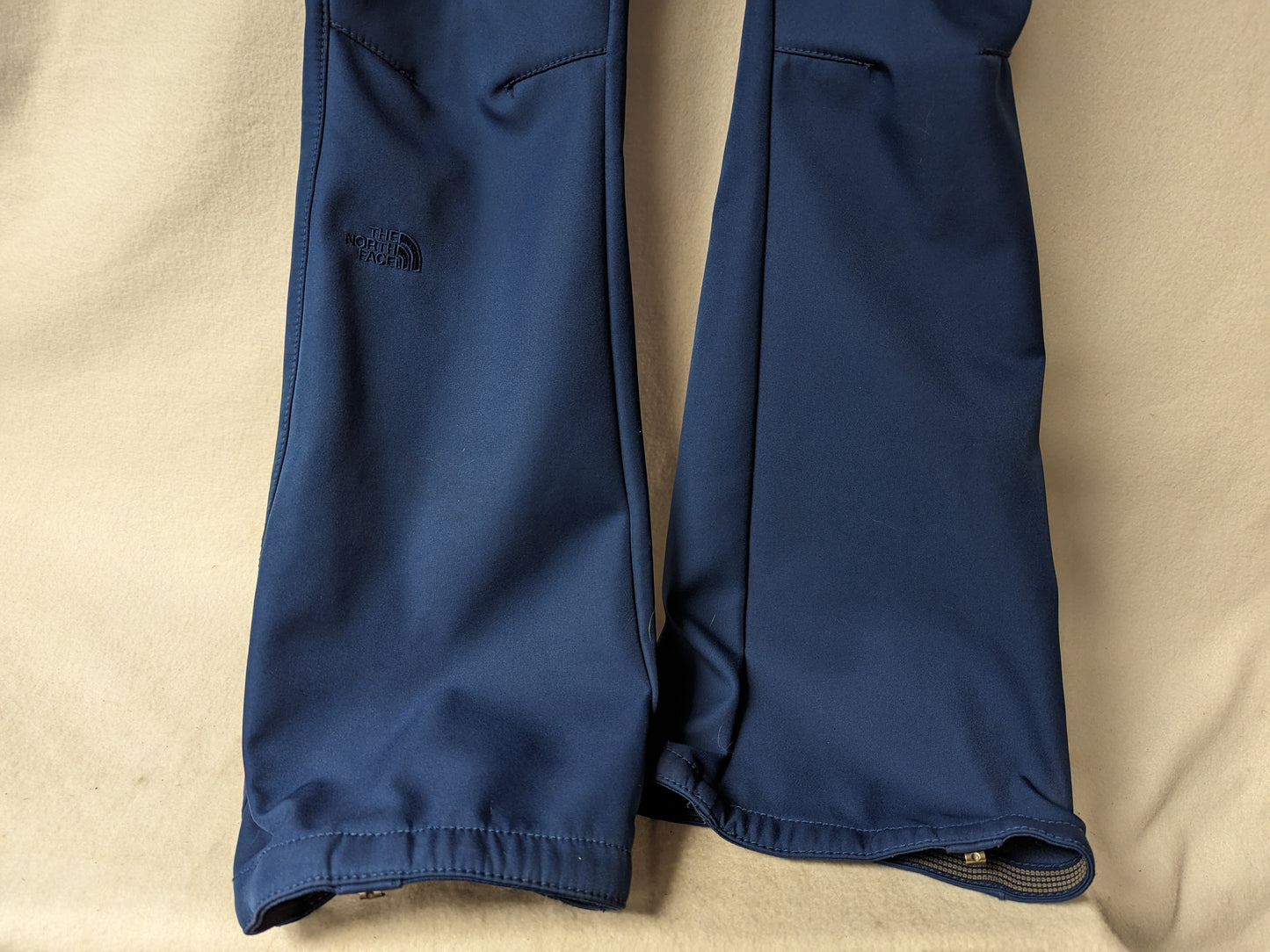 The North Face Women's Ski/Snowboard Pants Size Women Small Color Blue Condition Used
