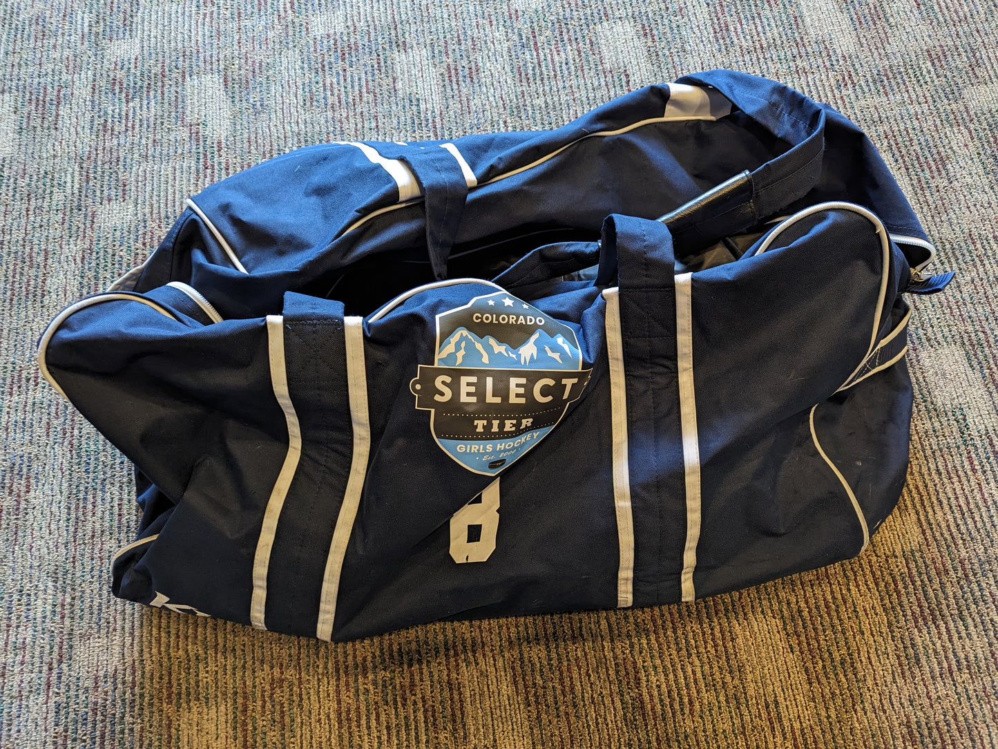 Select Girl's Hockey Gear Duffle Bag Size Large Color Blue Condition Used