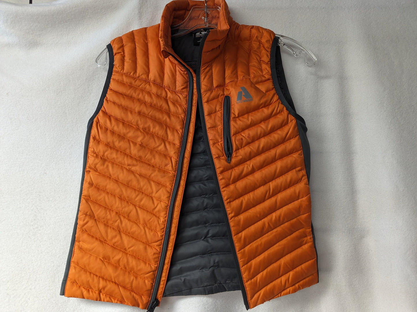 Eddie Bauer First Ascent Youth Puffer Vest Size Youth Large Color Orange Condition Used