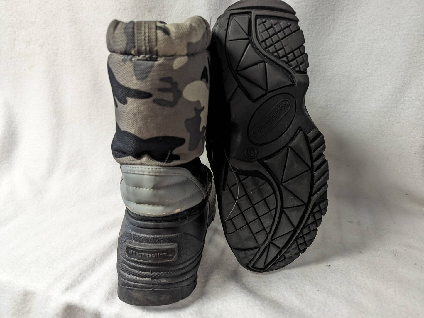 Kidconnection Insulated Snow Boots Size 5 Color Camo Condition Used