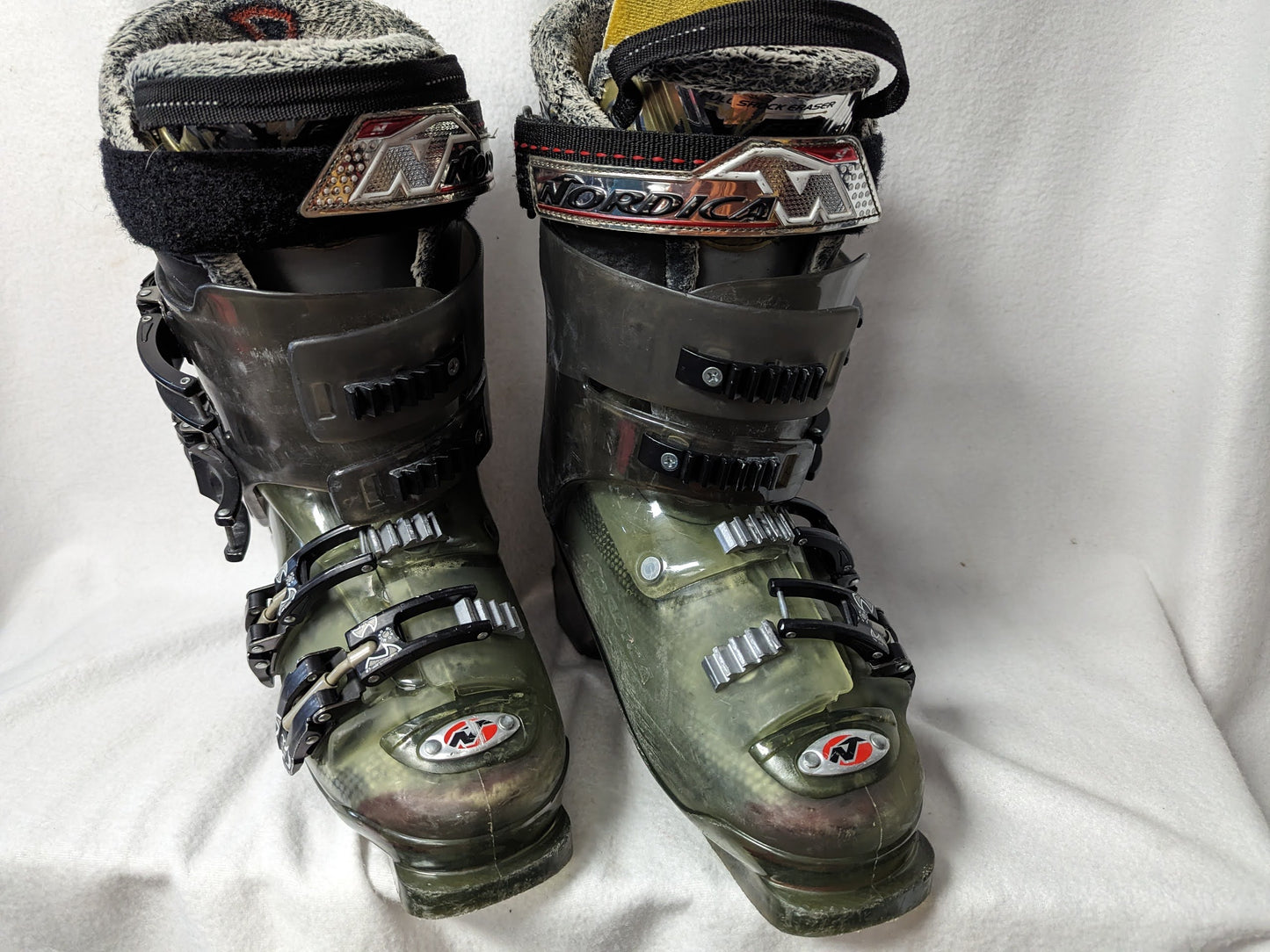 Nordica Super Charger Ski Boots Size 26.5 Color Green Condition Used