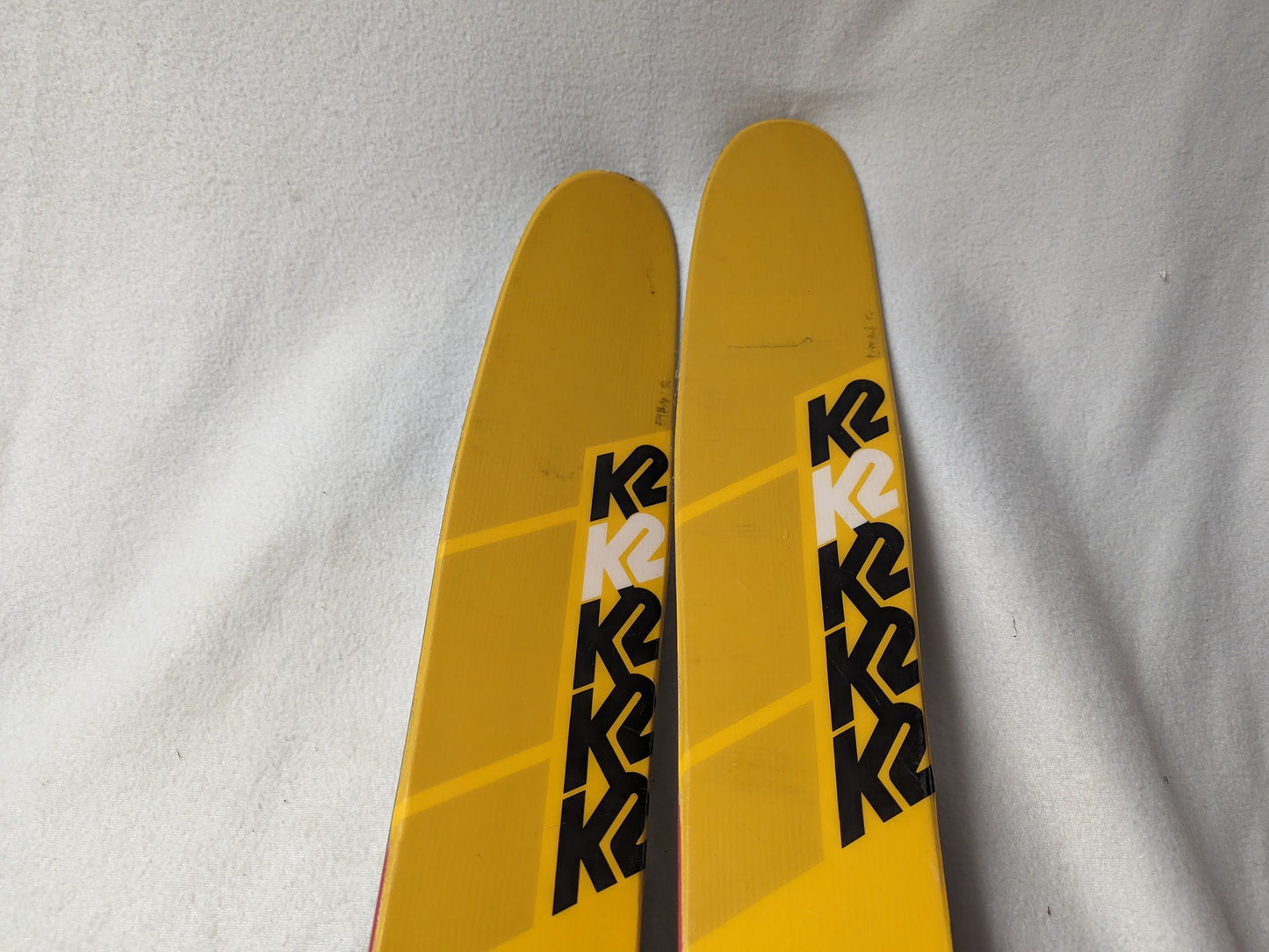 K2 Mindbender Jr Twin Tip Skis w/Marker Bindings Size 129 Cm Color Yellow Condition Used