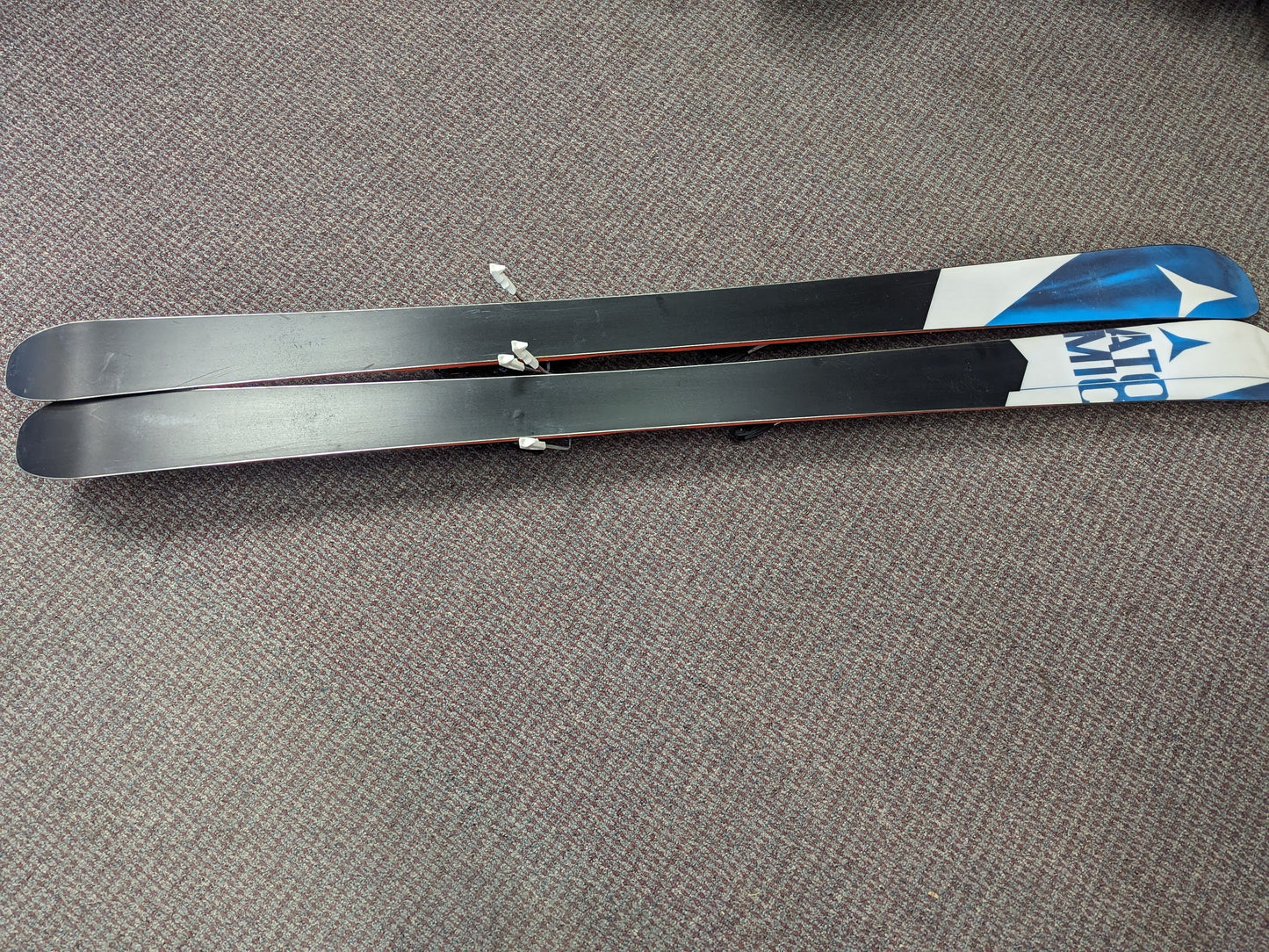 Atomic Vantage 90 Skis w/Salomon Bindings Size 184 Cm Color Blue Condition Used