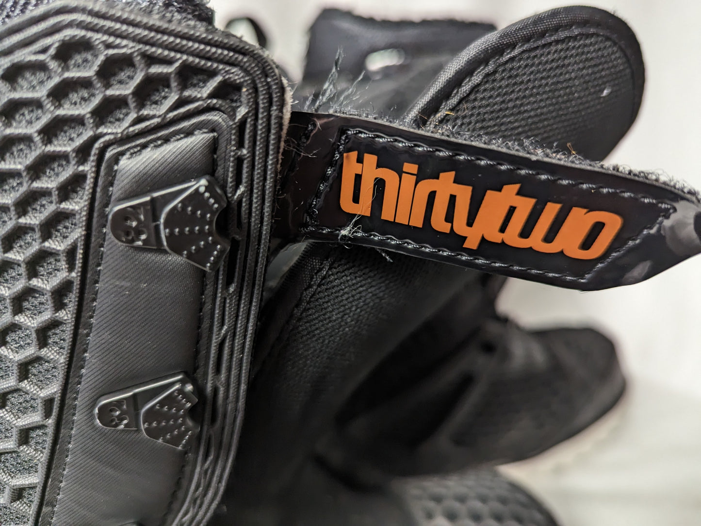 Thirty Two Women's Lashed *No Laces* Snowboard Boots Size Women 8.5 Black Used