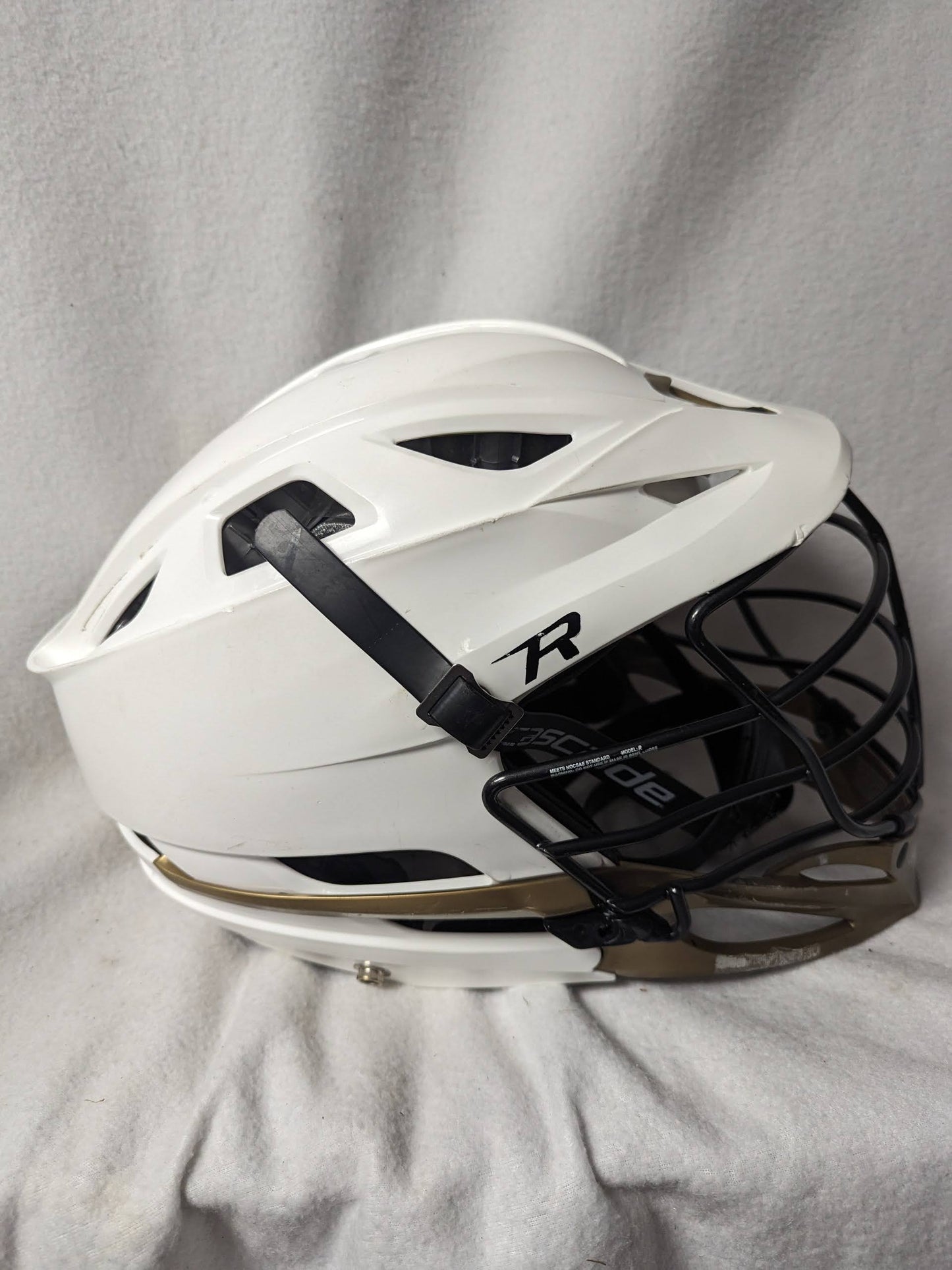 Cascade Lacrosse Helmet  Adjustable Color White Condition Used