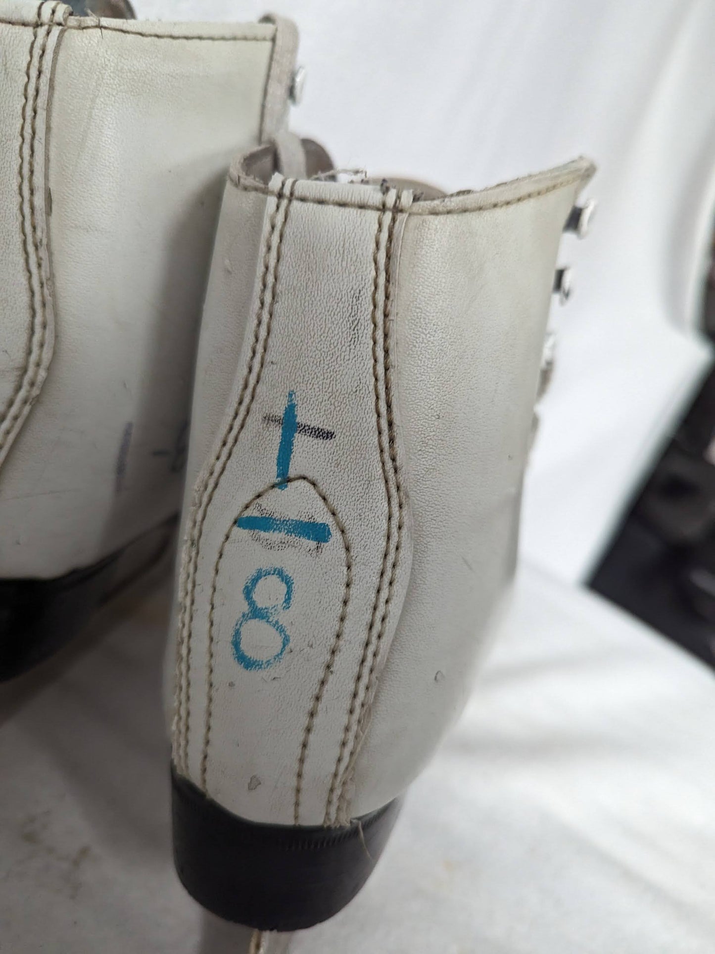 Hespeler Figure Ice Skates Size 1 Color White Condition Used
