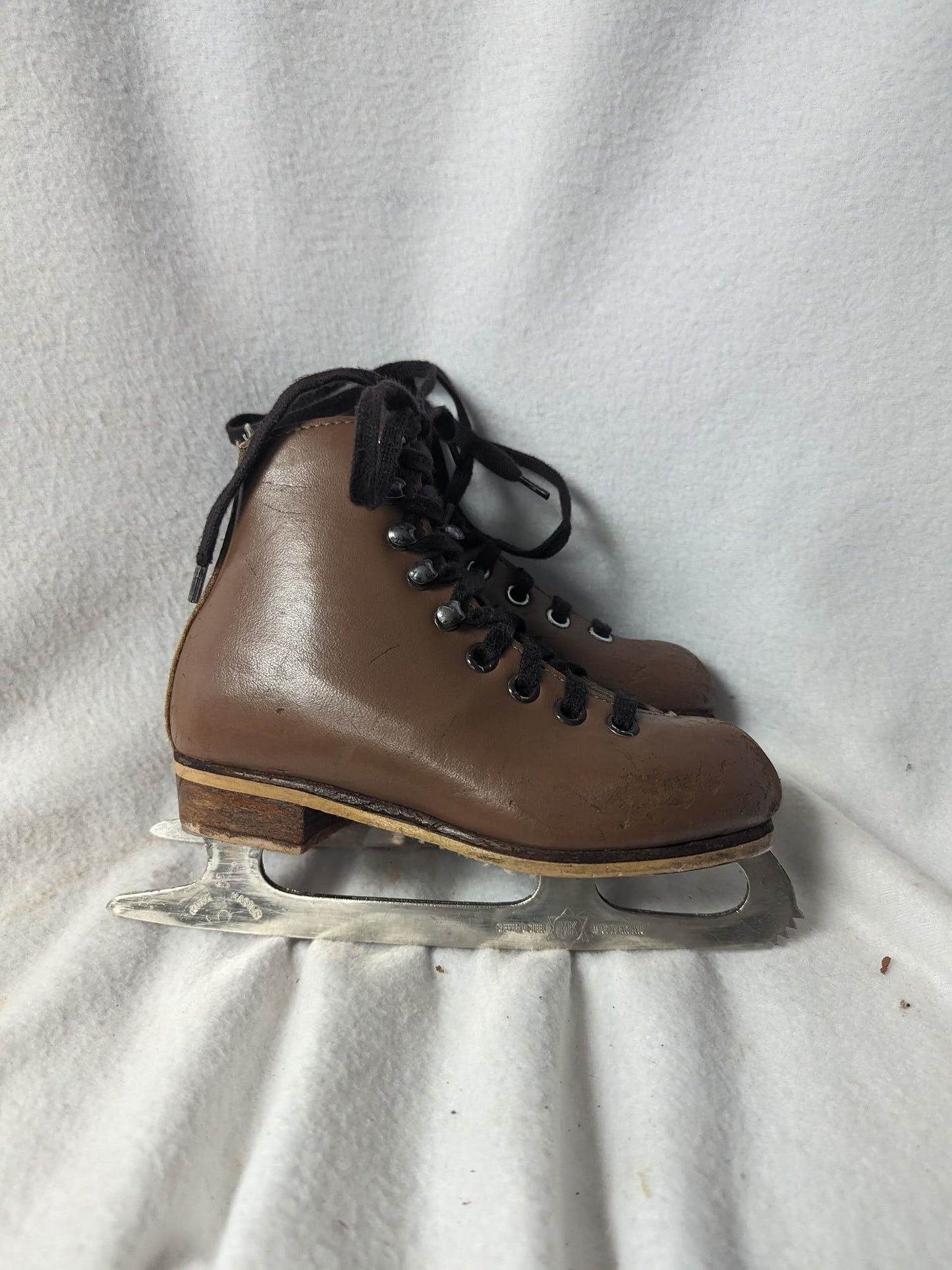 Rink Master Ice Skates Size Youth 11 Color Brown Condition Used