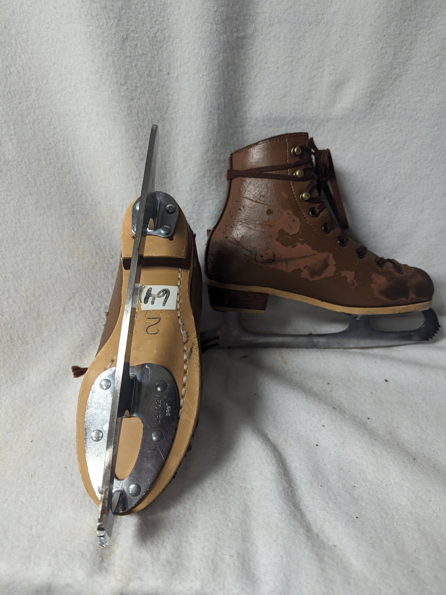 Rink Master Ice Skates Size 2 Color Brown Condition Used