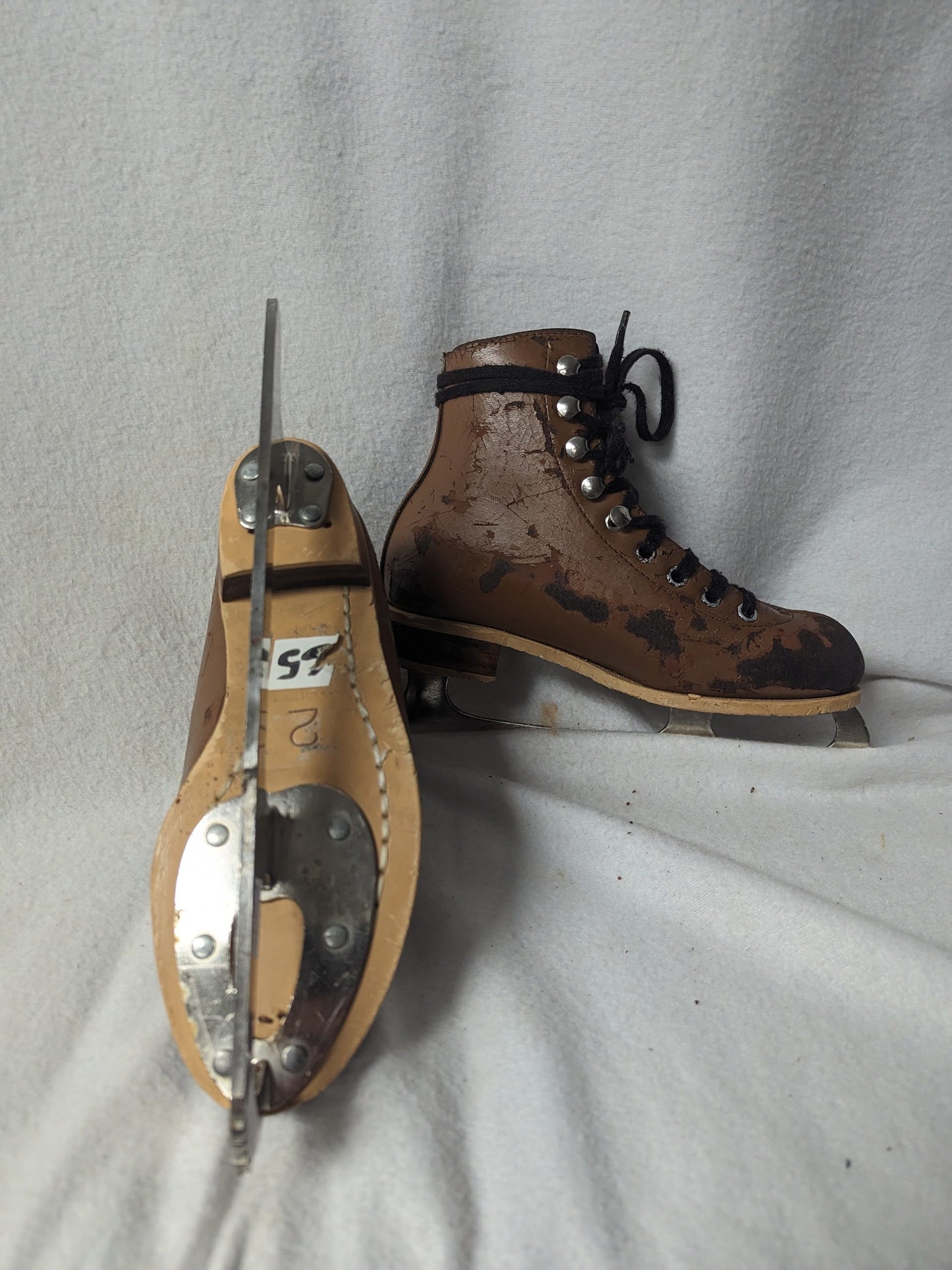 Rink Master Ice Skates Size 2 Color Brown Condition Used