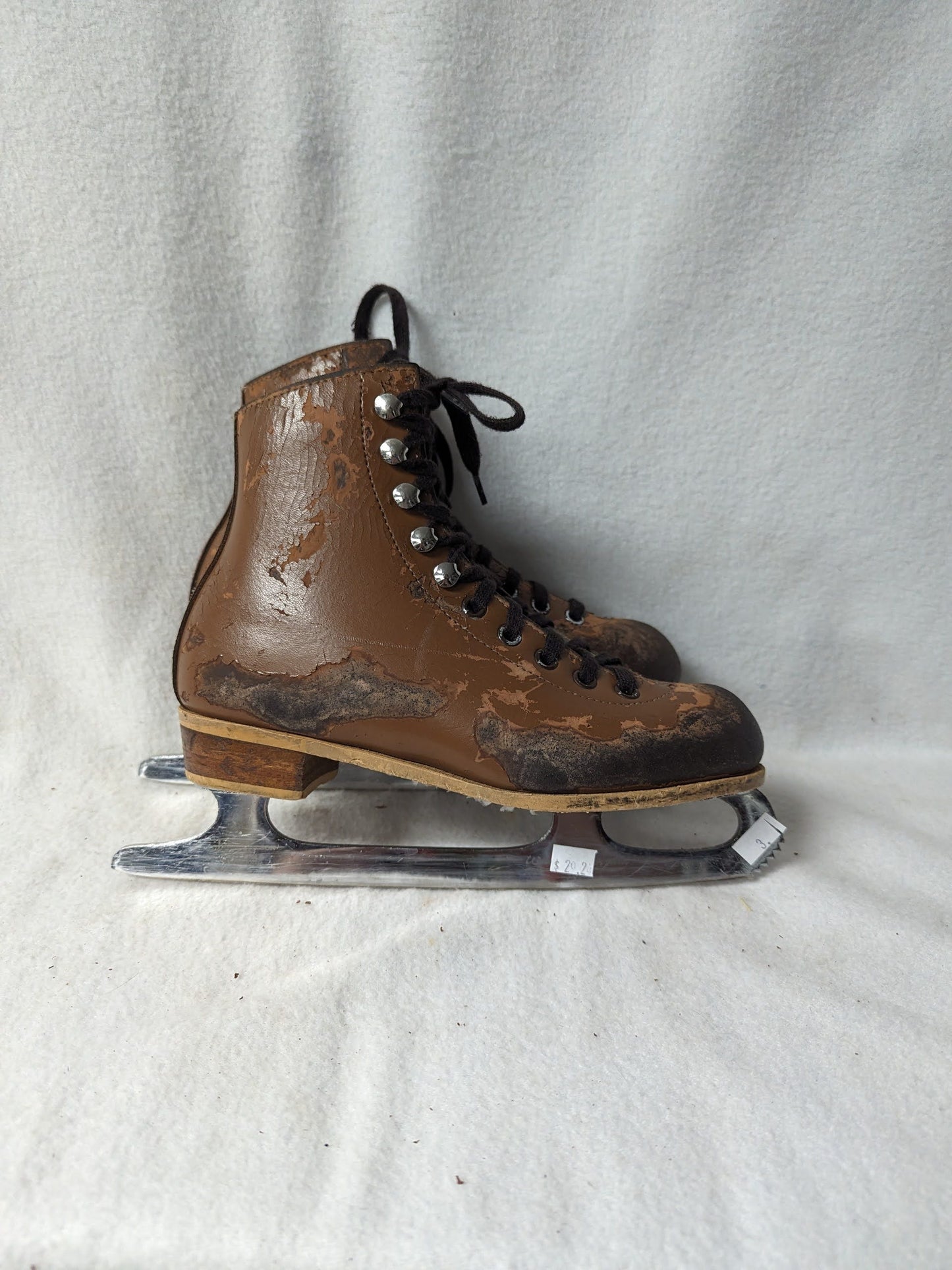 Rink Master Ice Skates Size 3 Color Brown Condition Used