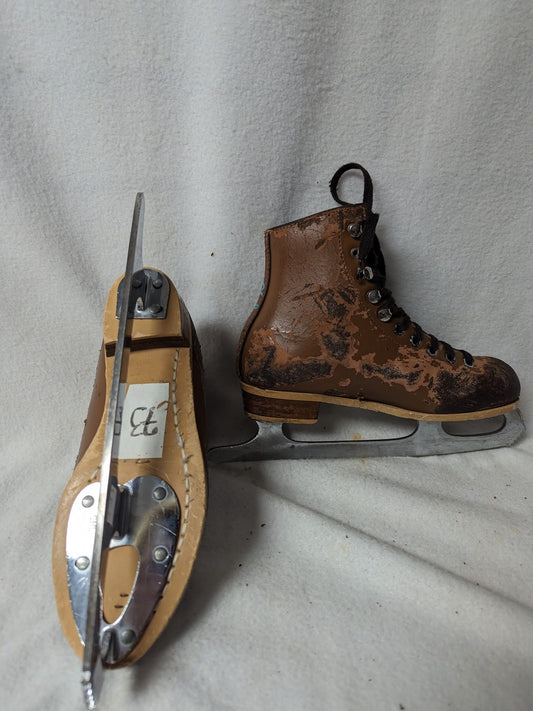 Rink Master Ice Skates Size 3 Color Brown Condition Used