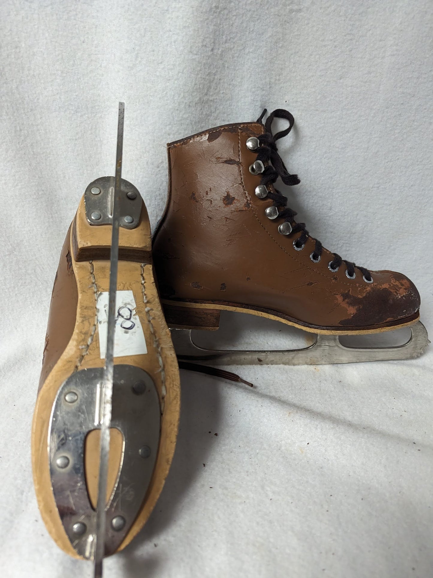 Rink Master Ice Skates Size 4 Color Brown Condition Used
