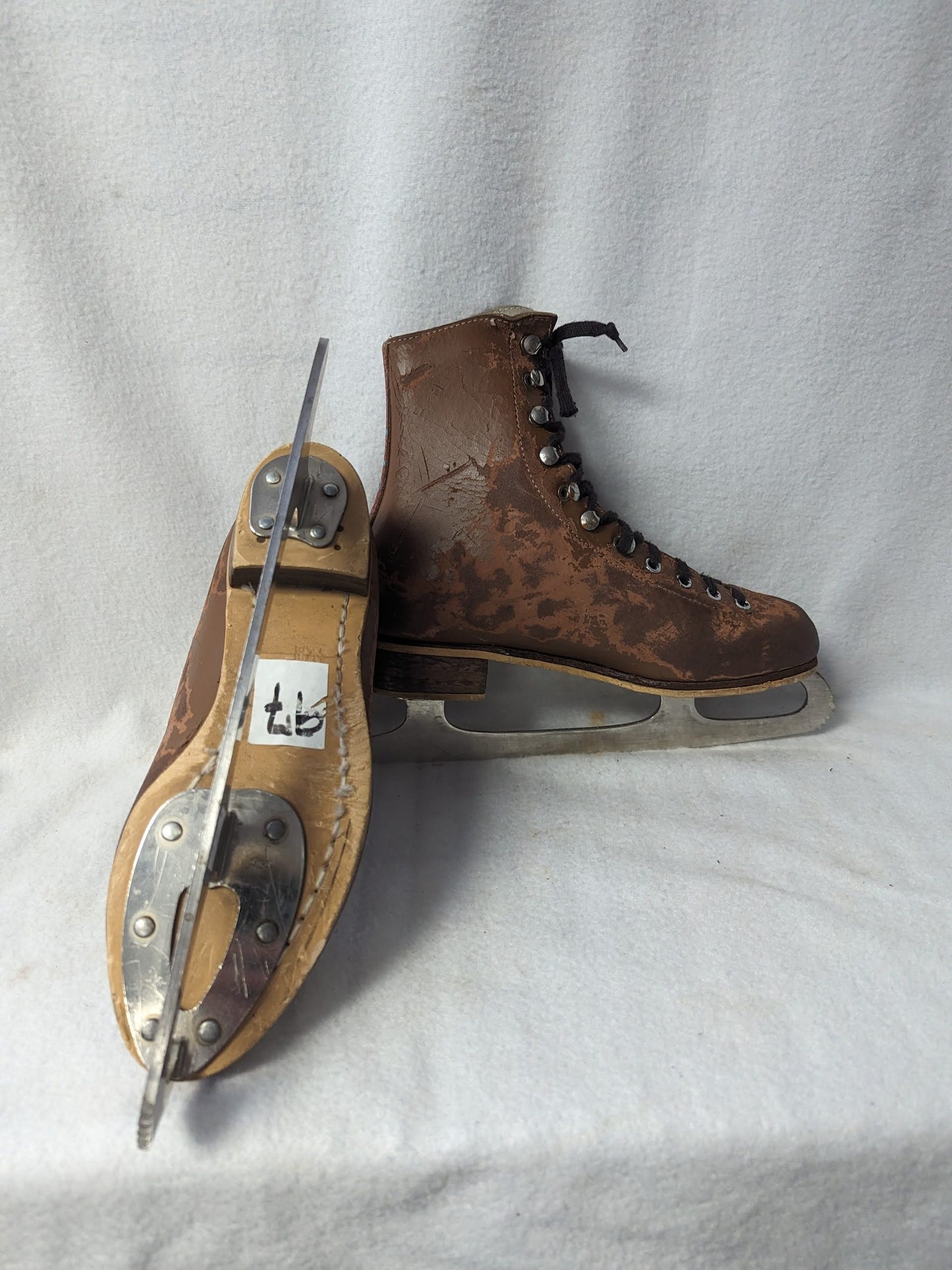 Rink Master Ice Skates Size 5 Color Brown Condition Used