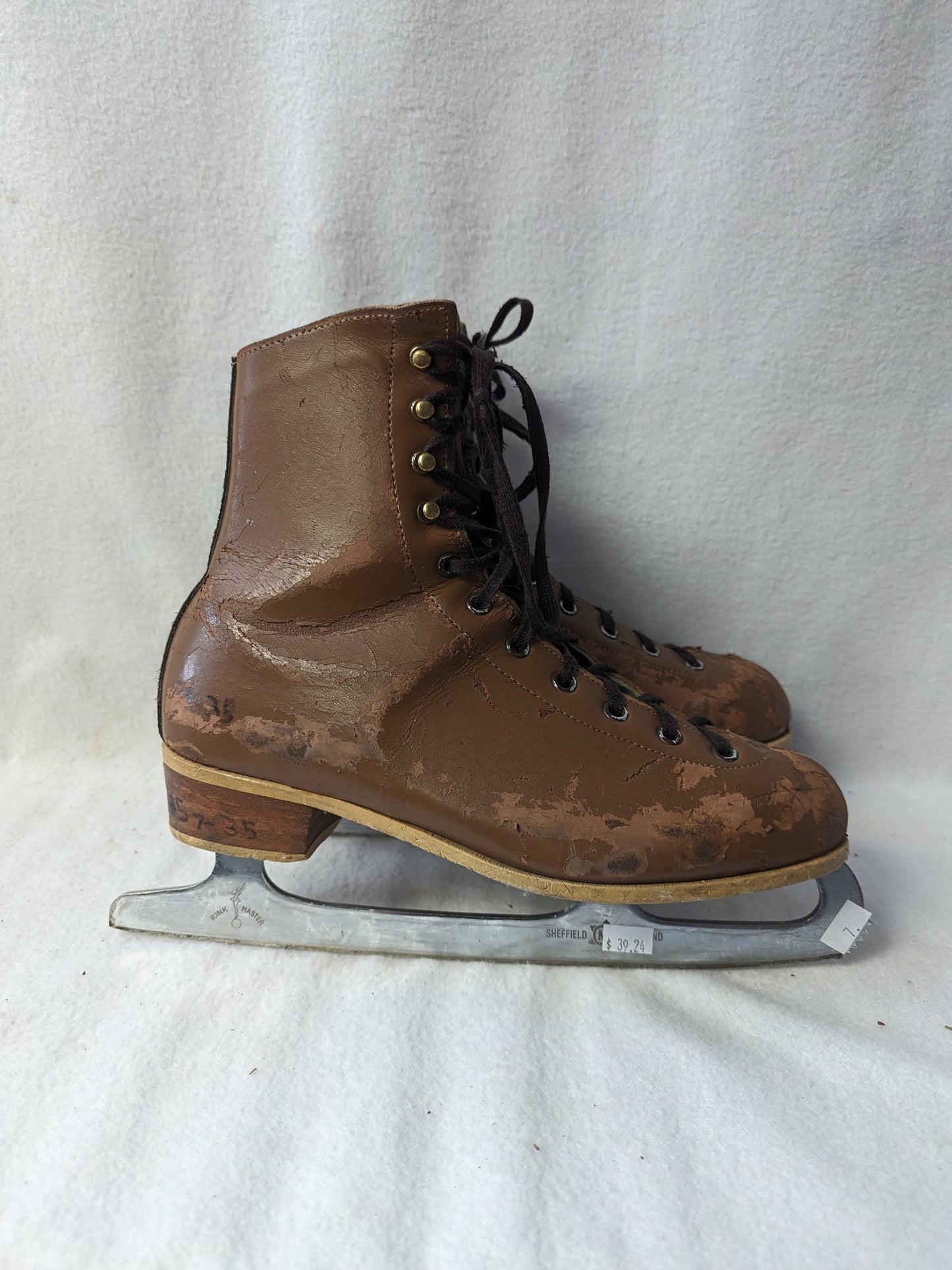 Rink Master Ice Skates Size 7 Color Brown Condition Used