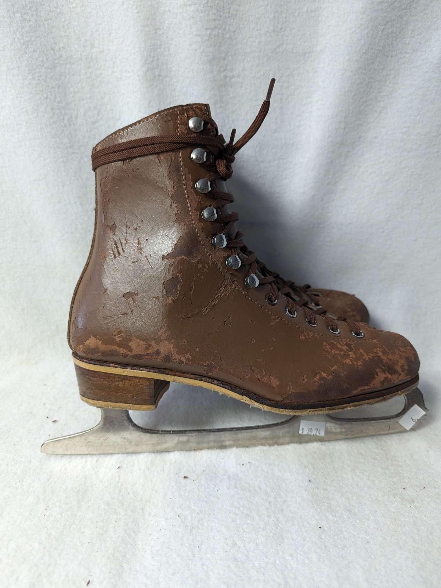 Rink Master Ice Skates Size 6 Color Brown Condition Used