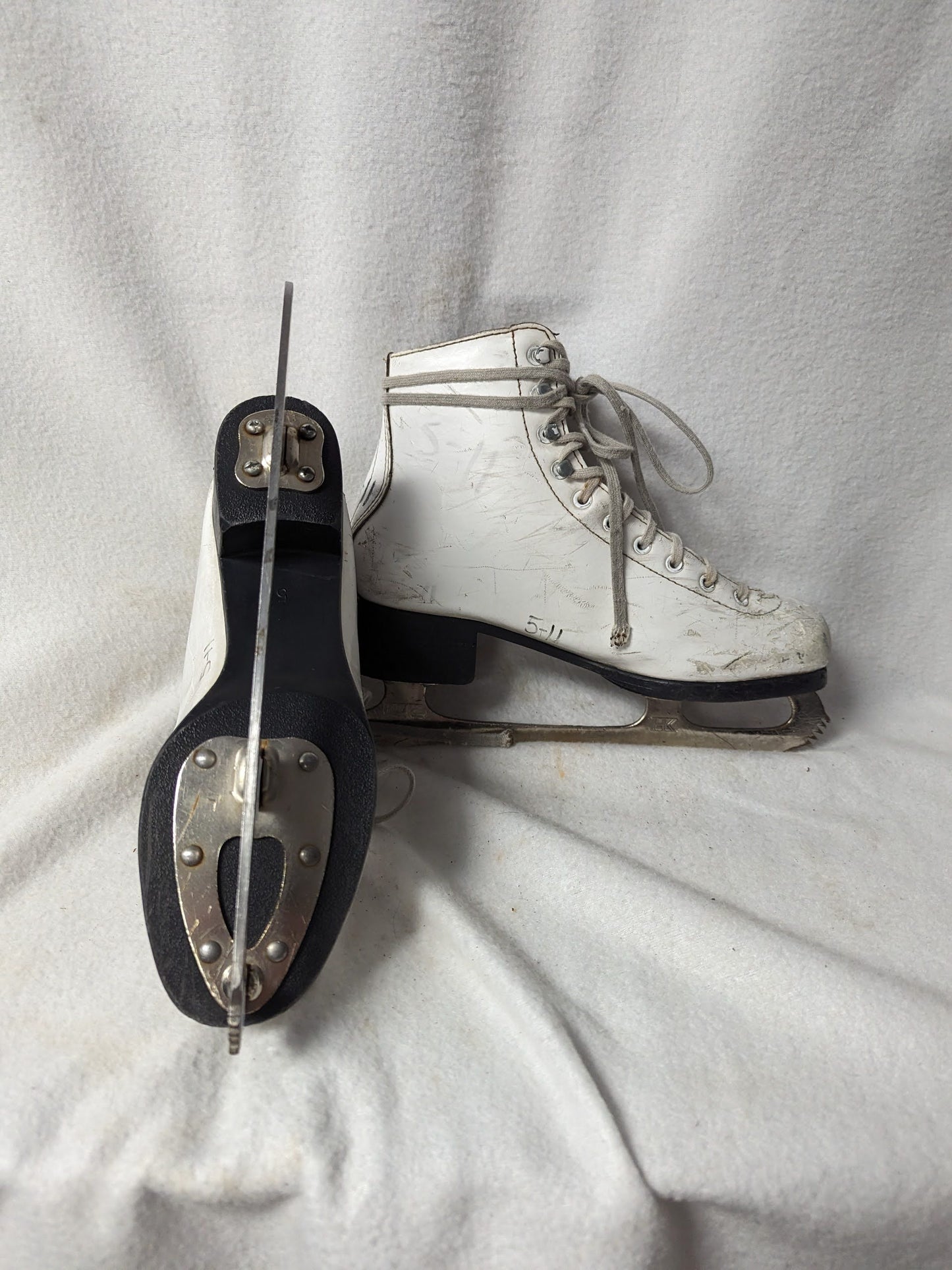 Figure Ice Skates Size 5 Color White Condition Used