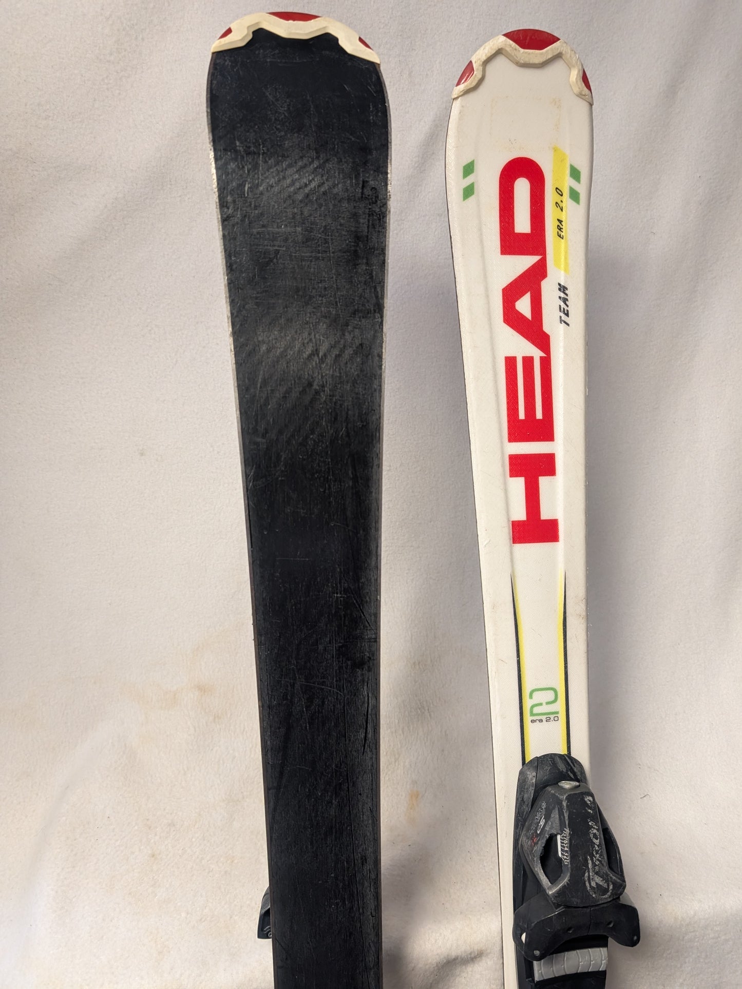 Head  Era 2.0 Supershape Team Skis w/Tyrolia SP21 Bindings Size 127 Cm White Used