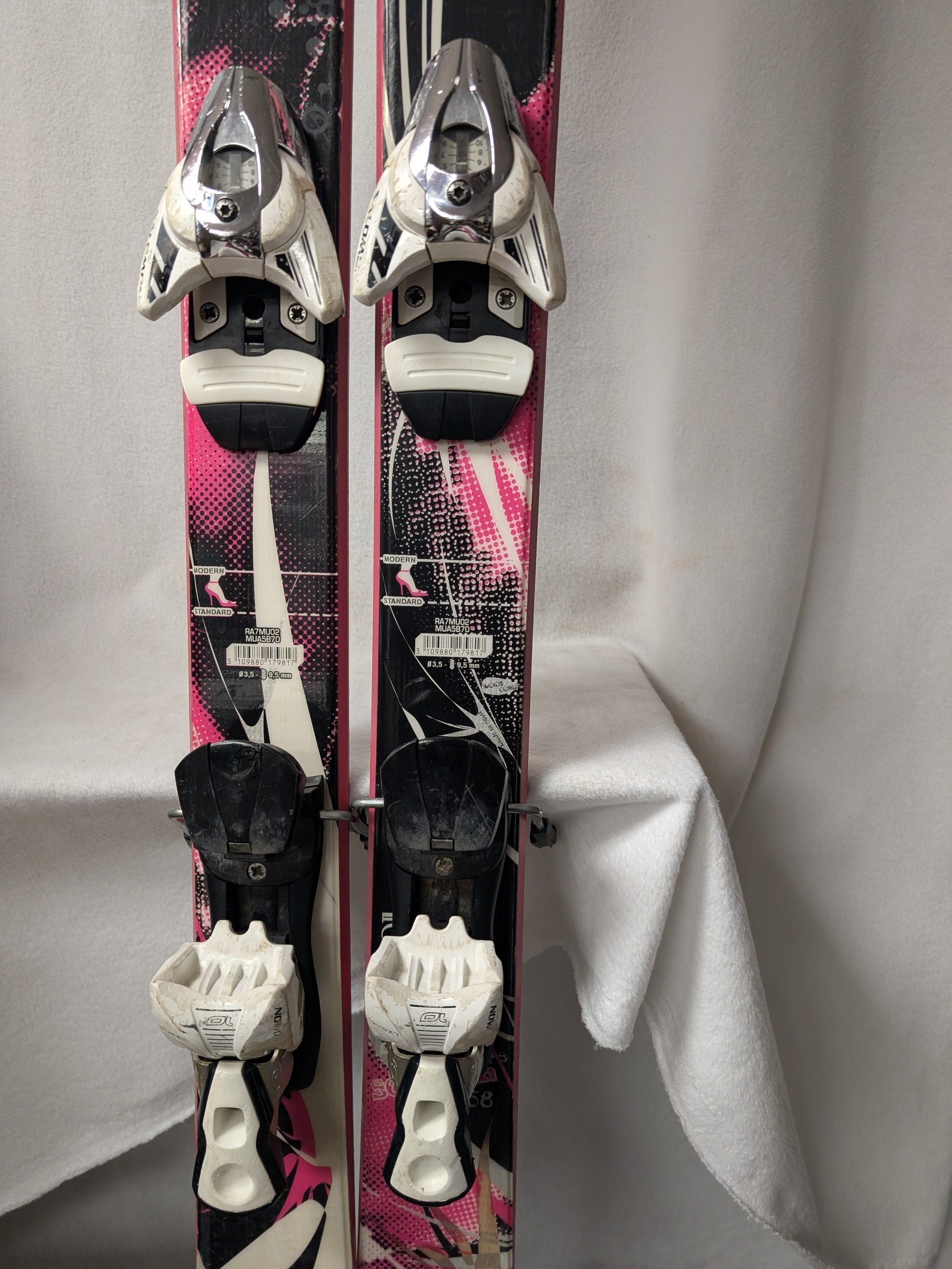 rossignol or salomon skis Rossignol Scratch Skis Salomon 10 Bindings 158 Cm Color Pink Condition – Replays Sports Exchange