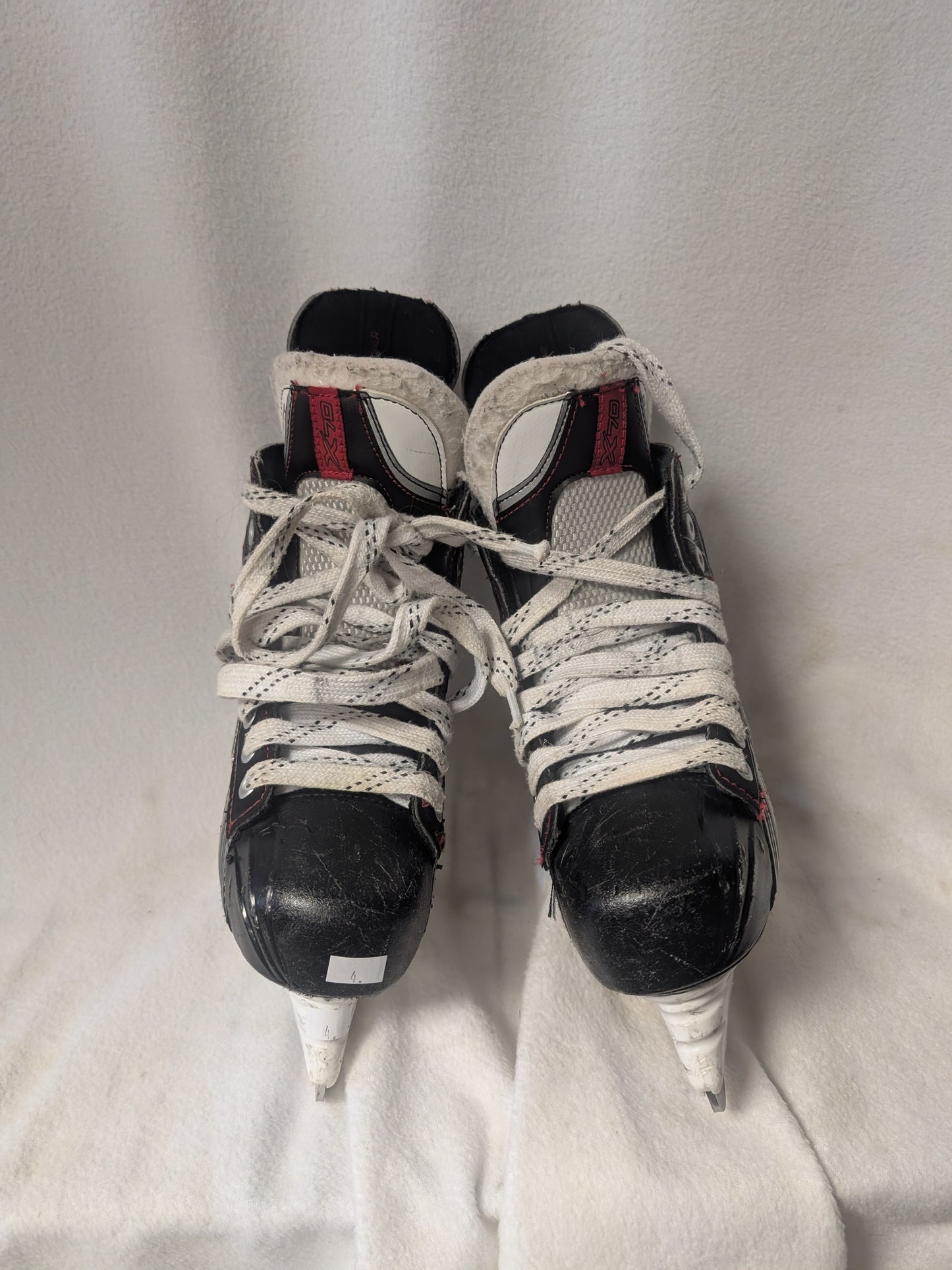 Bauer Vapor Hockey Ice Skates Size 4 Color Black Condition Used