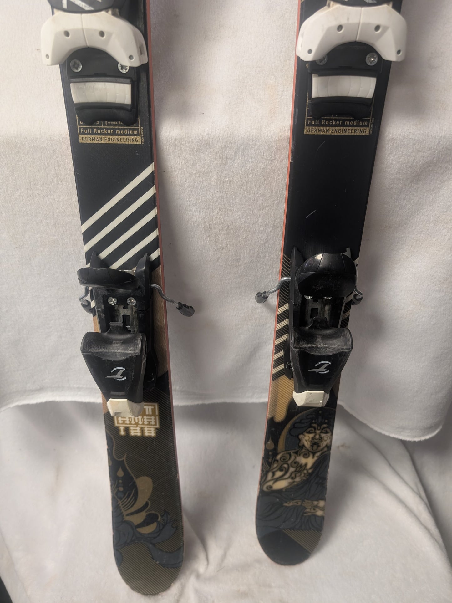 Vokl Skis Tyrolia 7.5 Bindings 125 cm Black Used