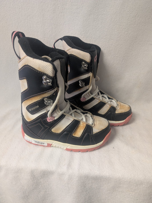 Morrow Kids Snowboard Boots Size 1 Black Used
