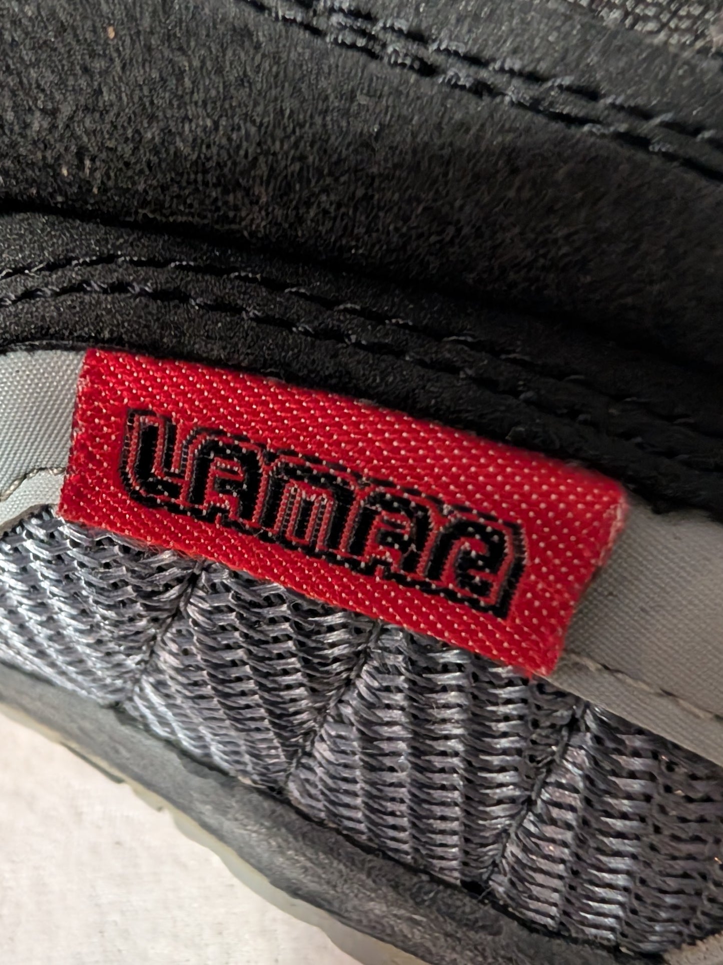 Lamar Kids Snowboard Boots Size 1 Black Used