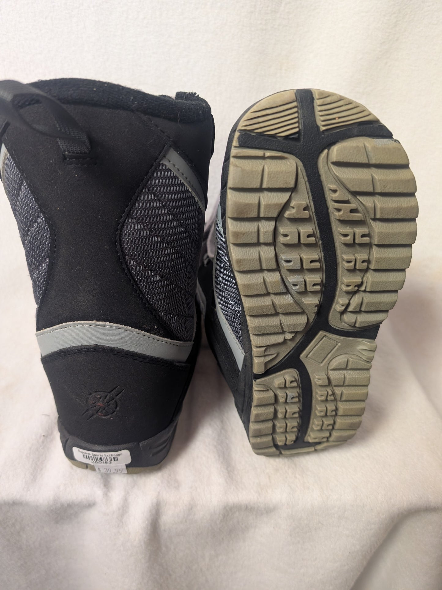 Lamar Kids Snowboard Boots Size 1 Black Used