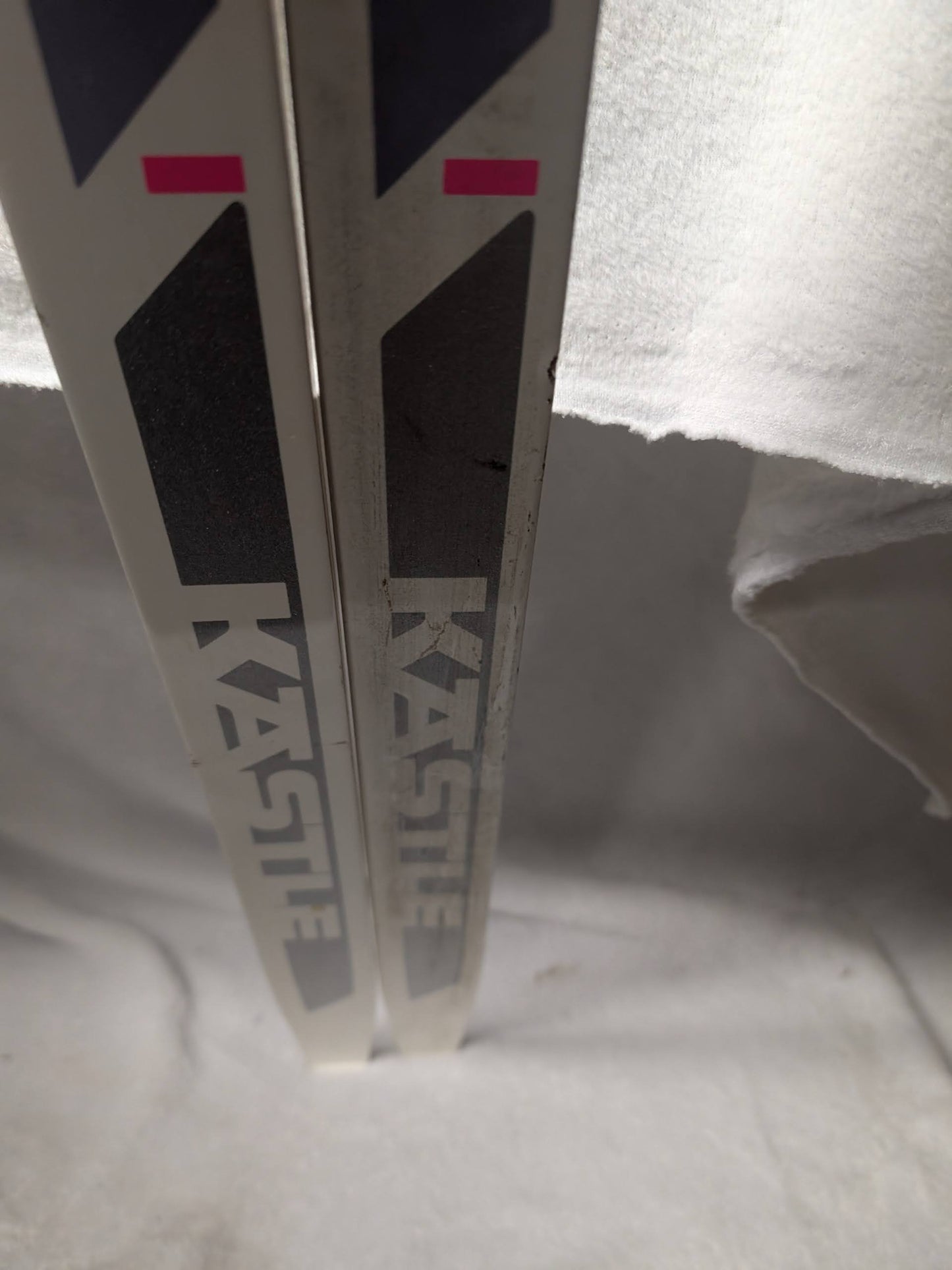 Cross Country Kastle Kick XC Skis NNN Bindings Size 215 Cm White Used