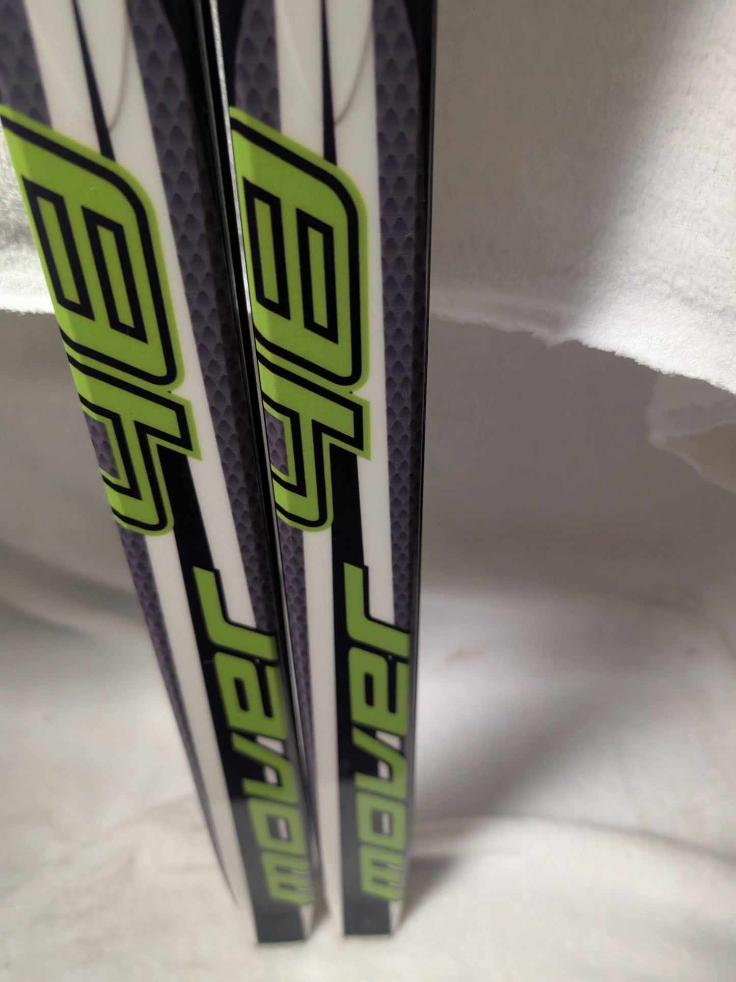 Classic Cross Country Fischer XC Skis SNS Profil Bindings Size 184 Cm White Used