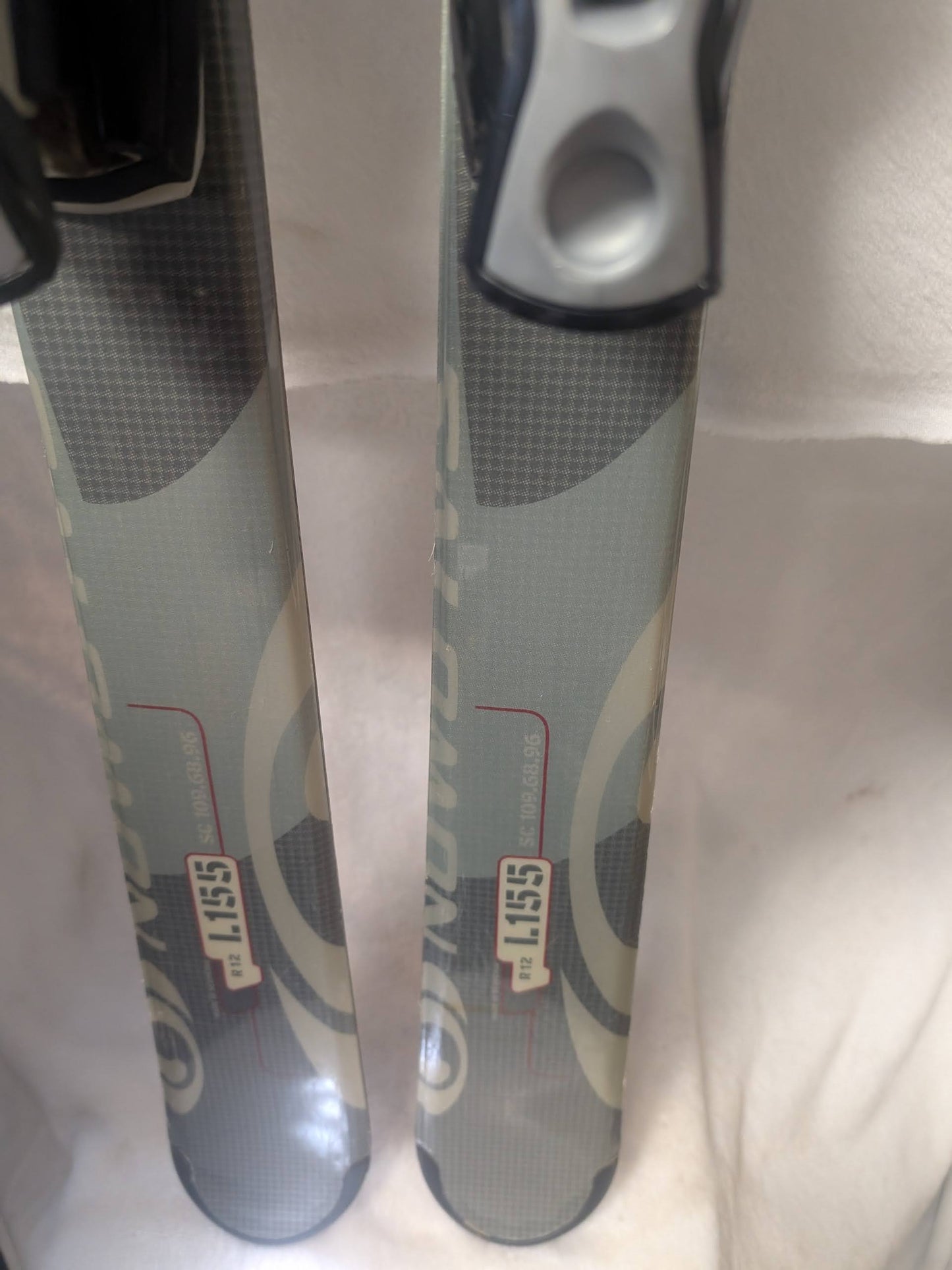 Salomon Skis w/ s711 Bindings Size 155 Cm Color Gray Condition Used