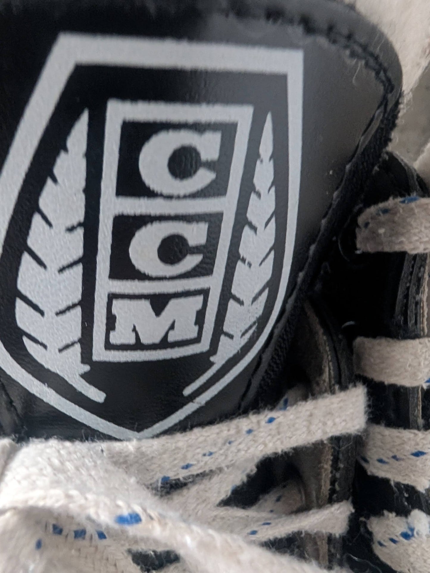CCM 3500 Hockey Ice Skates Size 11 Color Black Condition Used