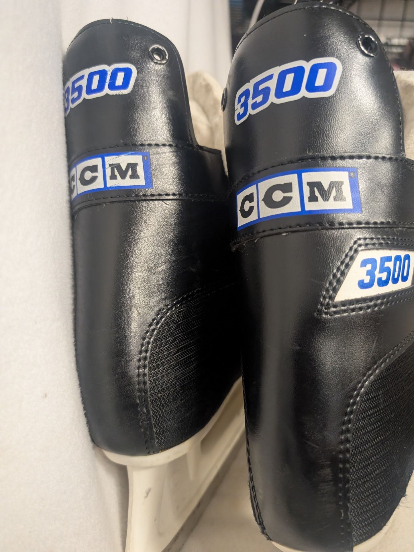 CCM 3500 Hockey Ice Skates Size 11 Color Black Condition Used