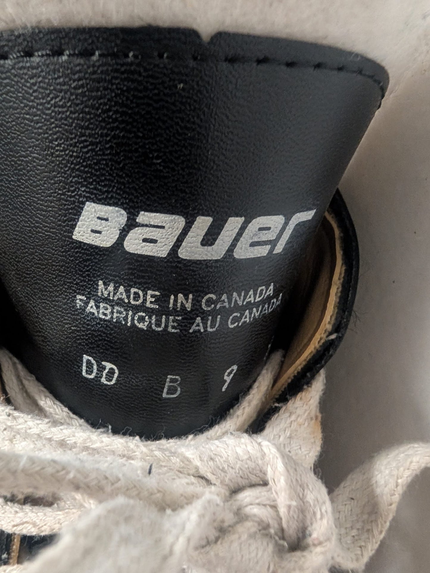 Bauer Charger Hockey Ice Skates Size 9 Color Black Used