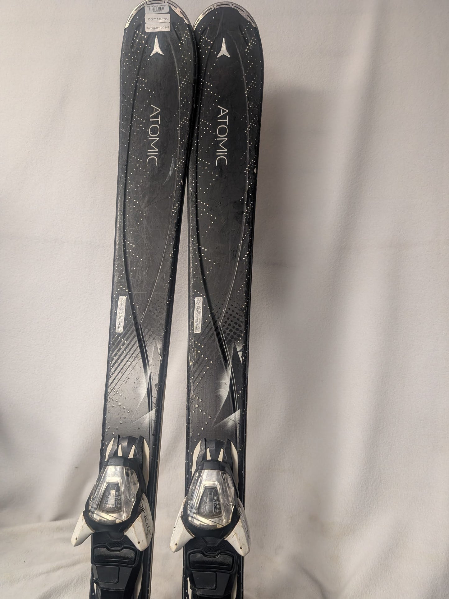 Atomic Cloud 9 Skis w/Atomic Lithium 10 Bindings Size 156 Cm Color Black Used