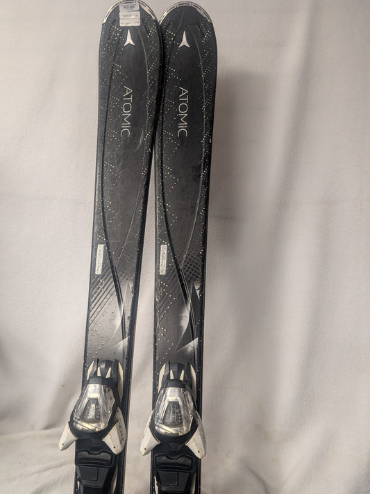 Atomic Cloud 9 Skis w/Atomic Lithium 10 Bindings Size 156 Cm Color Black Used