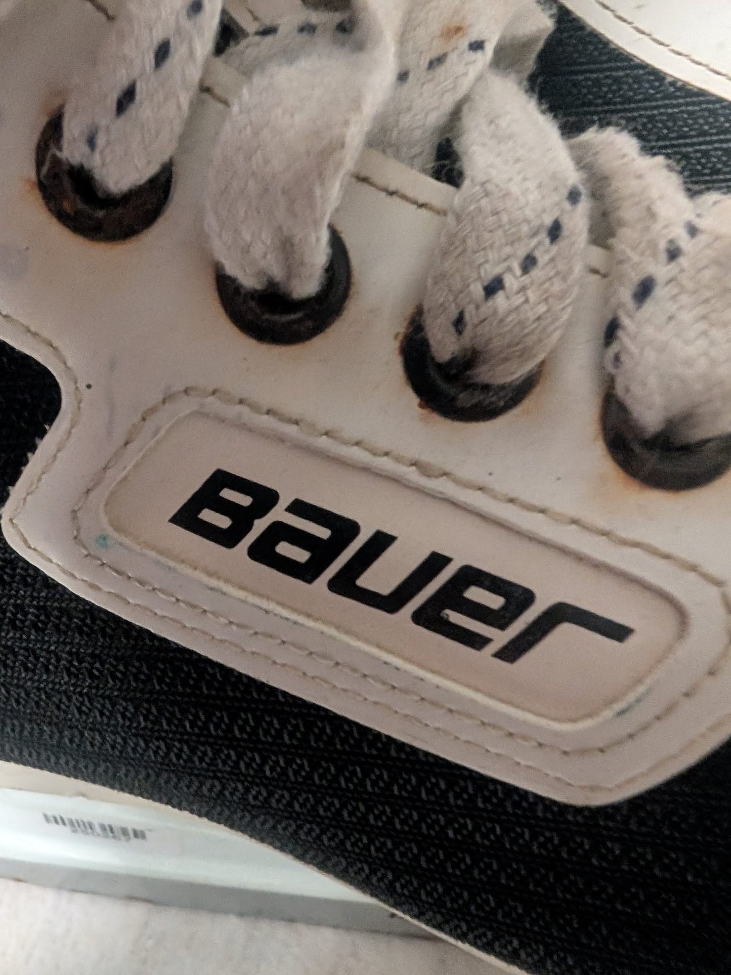 Bauer Triumph Hockey Ice Skates Size 8 Color Black Condition Used