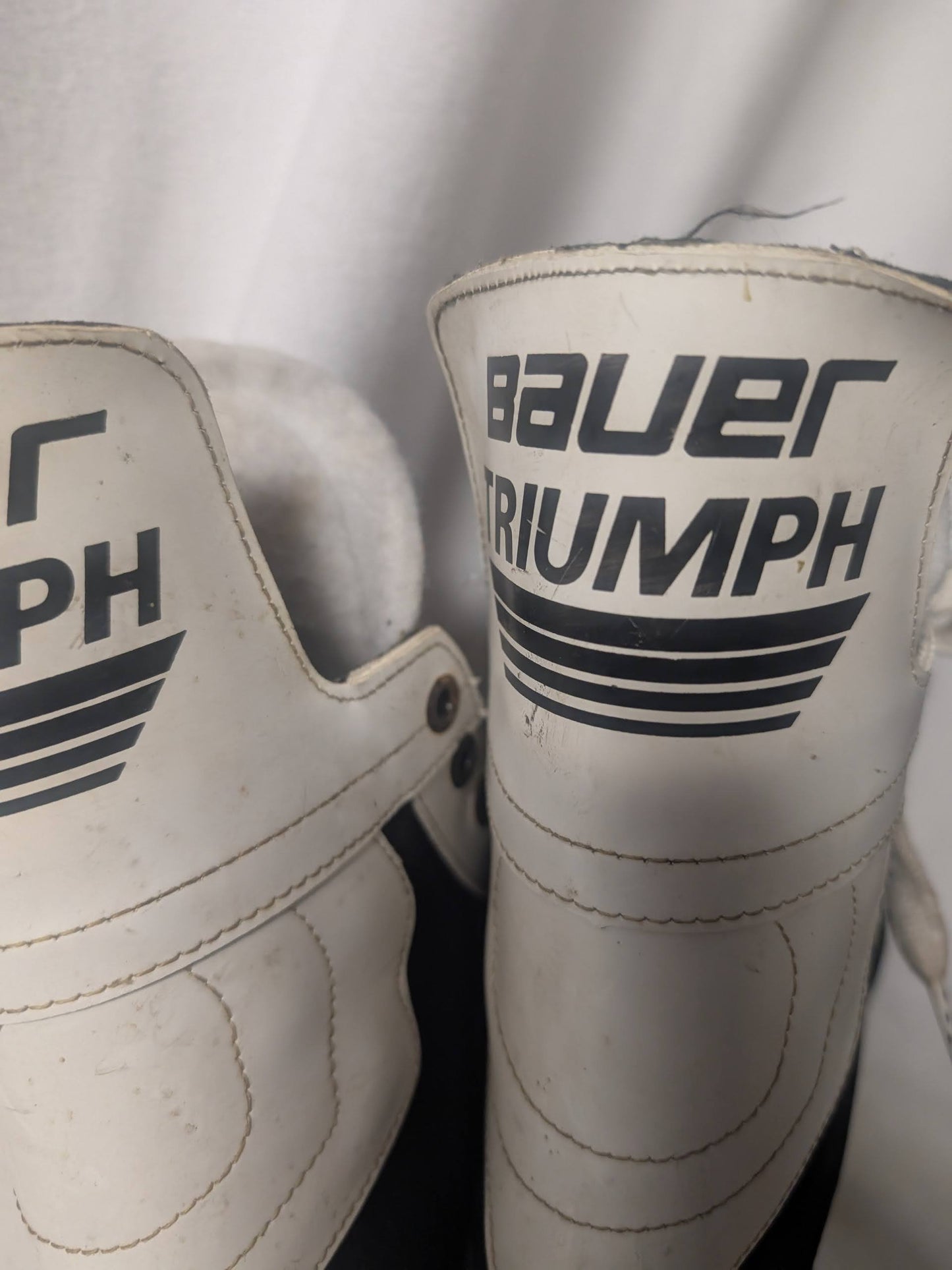 Bauer Triumph Hockey Ice Skates Size 8 Color Black Condition Used