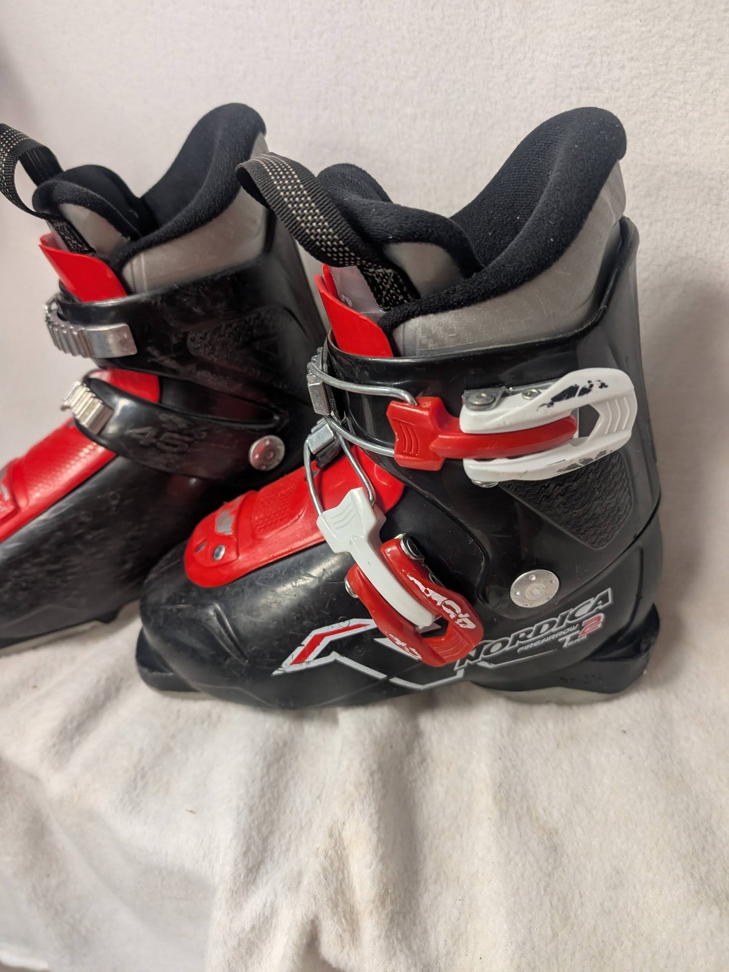 Nordica Team 2 Firearrow Youth Ski Boots Size 19.5 Color Black Used