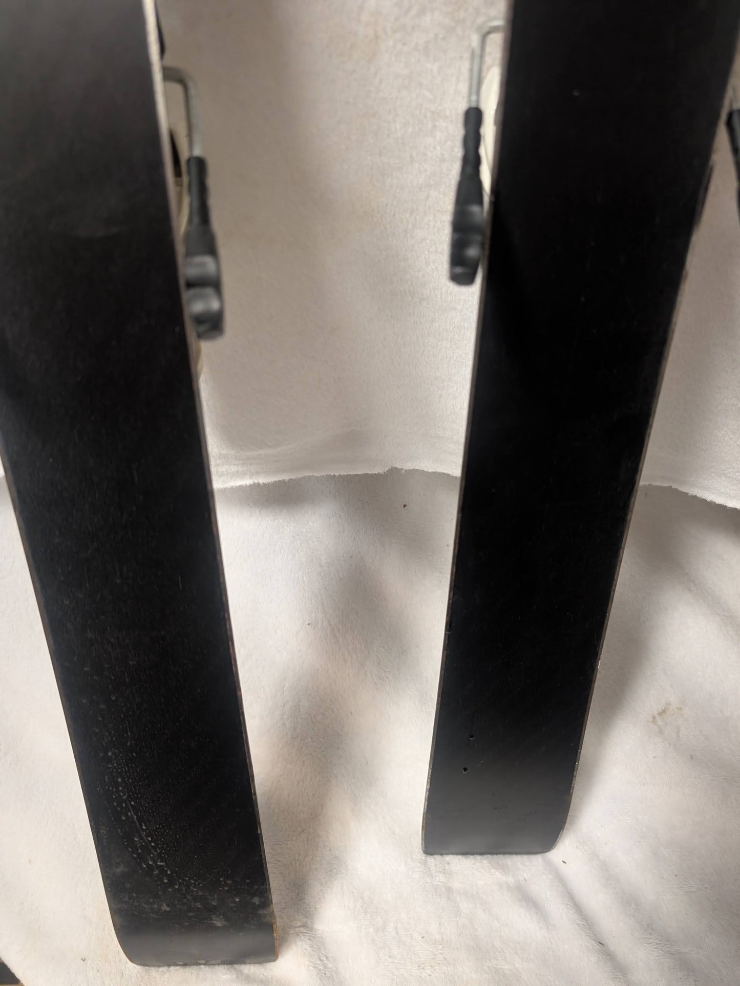 Volkl Chica Skis Marker 7.0 Bindings 130Cm Color White Condition Used