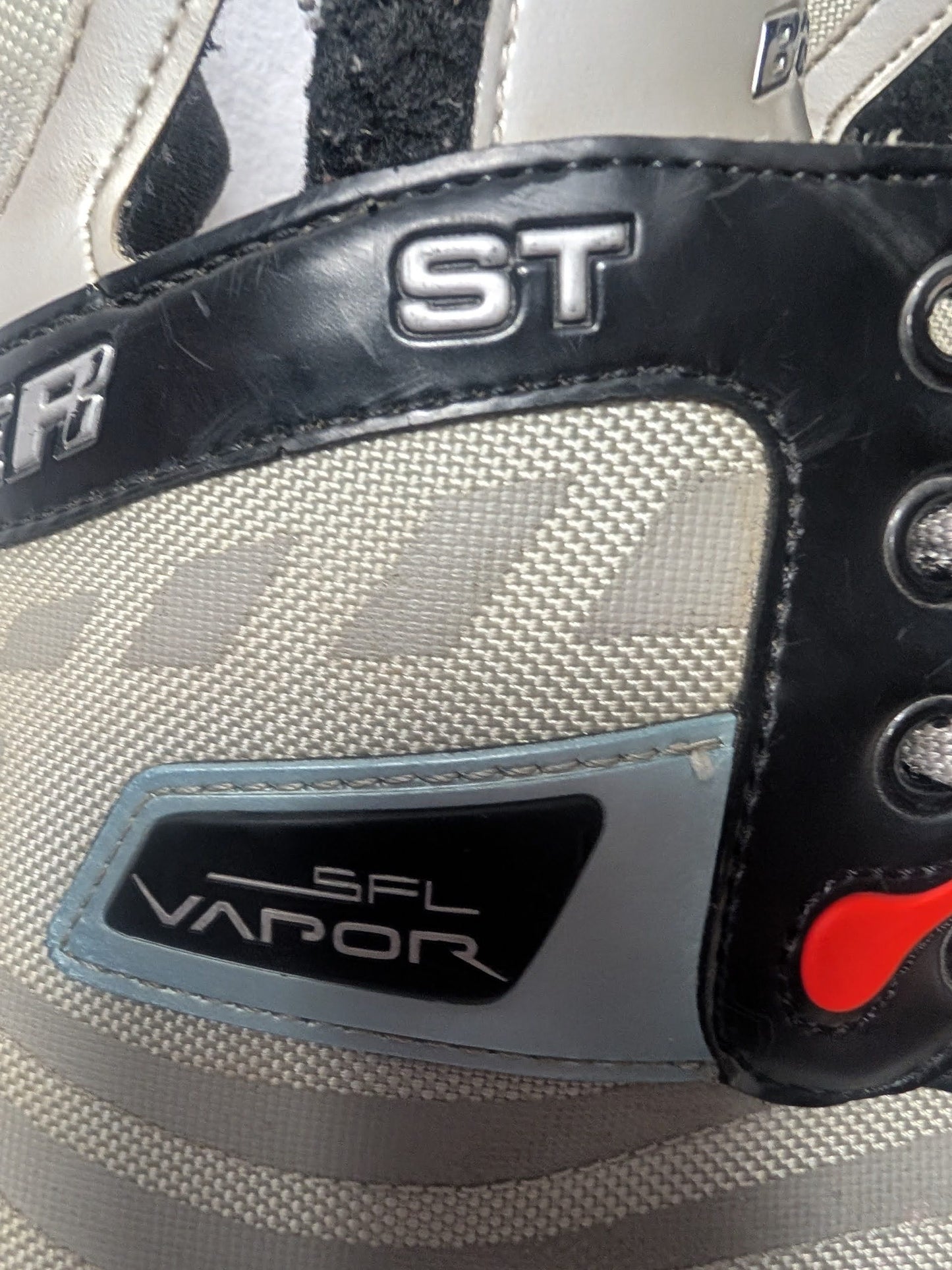 Bauer ST Vapor SFL Hockey Ice Skates Size 11 Color Black Condition Used